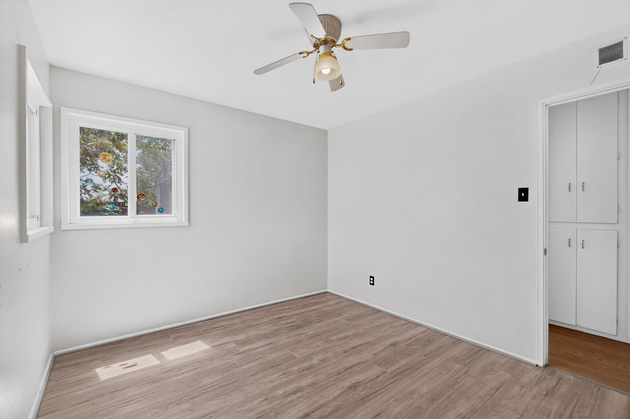 Photo 13 — 11604 Rosemont Avenue NE