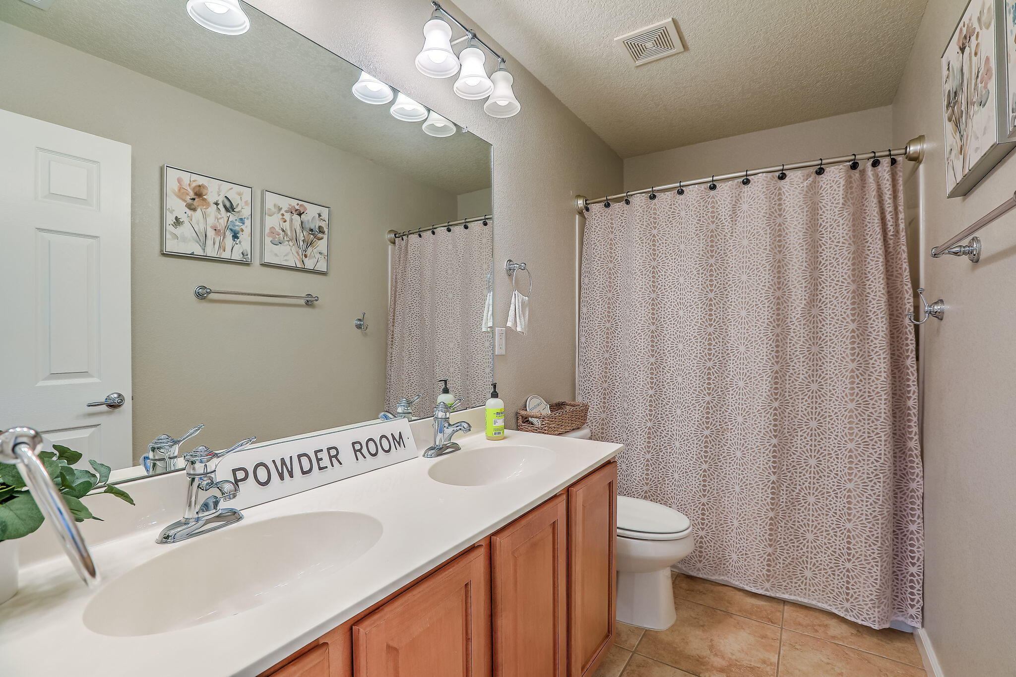 Photo 7 — 22 Monte Vista Drive NE