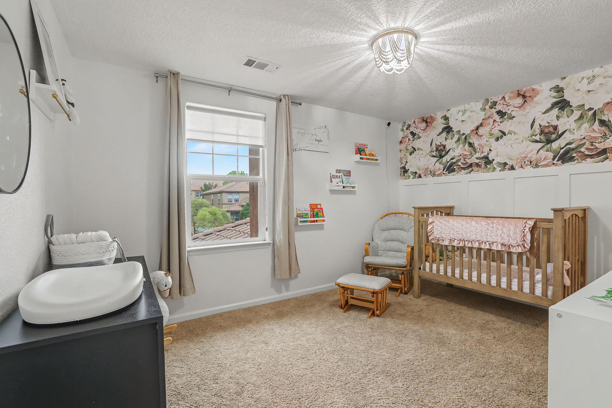 Photo 8 — 22 Monte Vista Drive NE