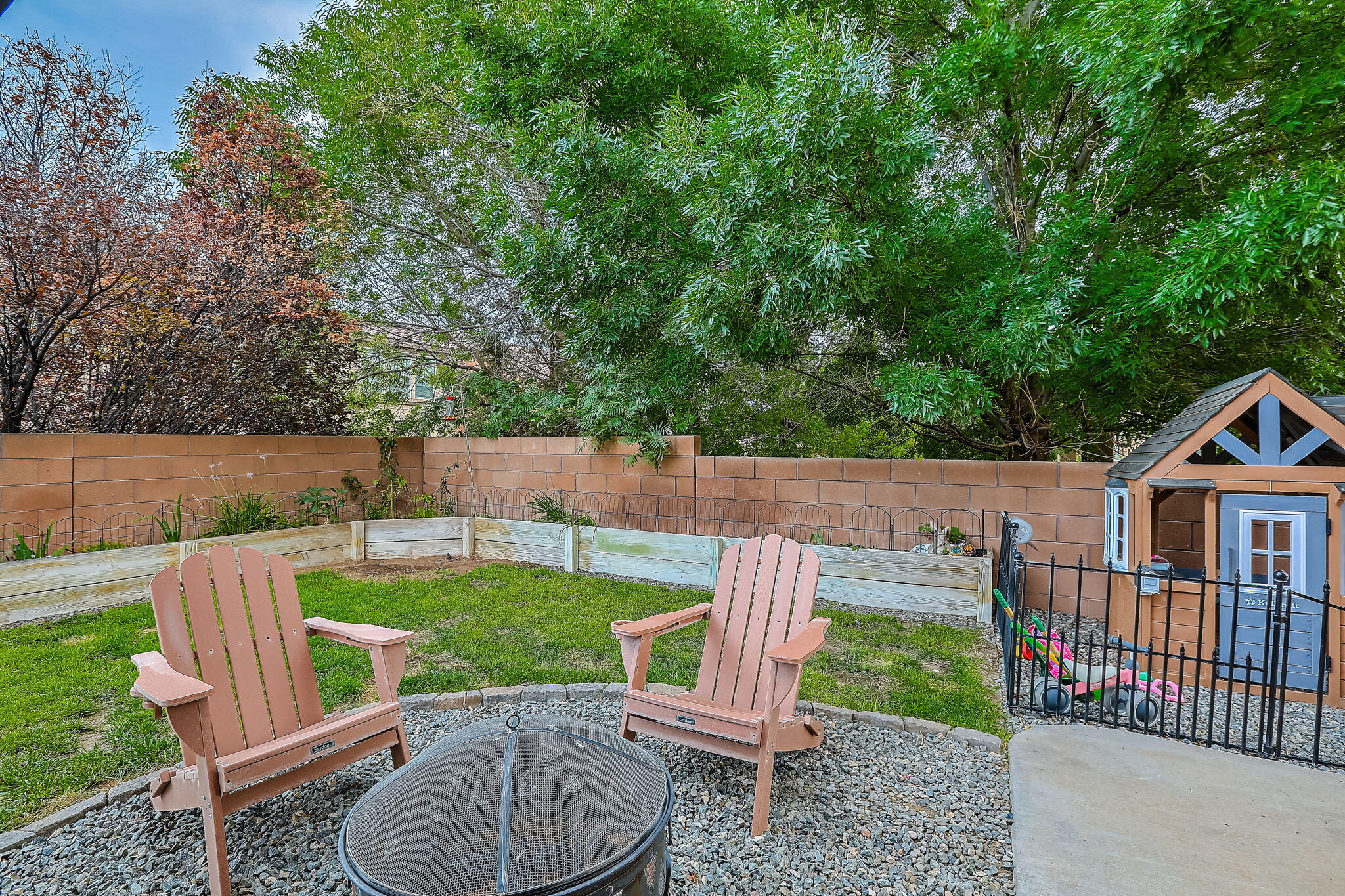 Photo 13 — 22 Monte Vista Drive NE