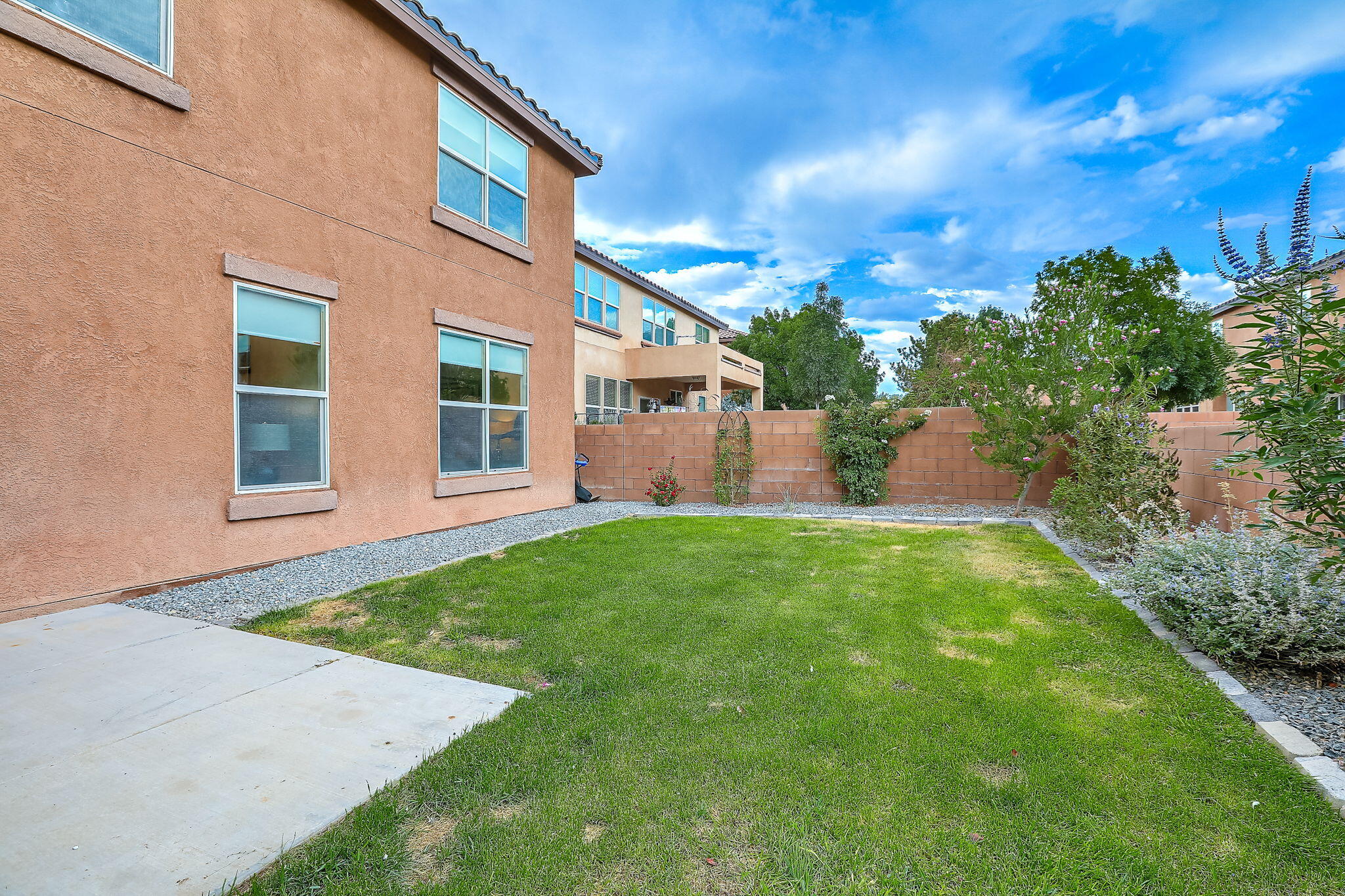 Photo 15 — 22 Monte Vista Drive NE
