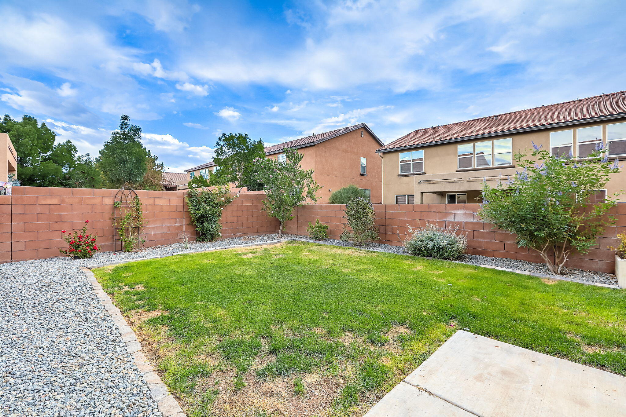 Photo 17 — 22 Monte Vista Drive NE