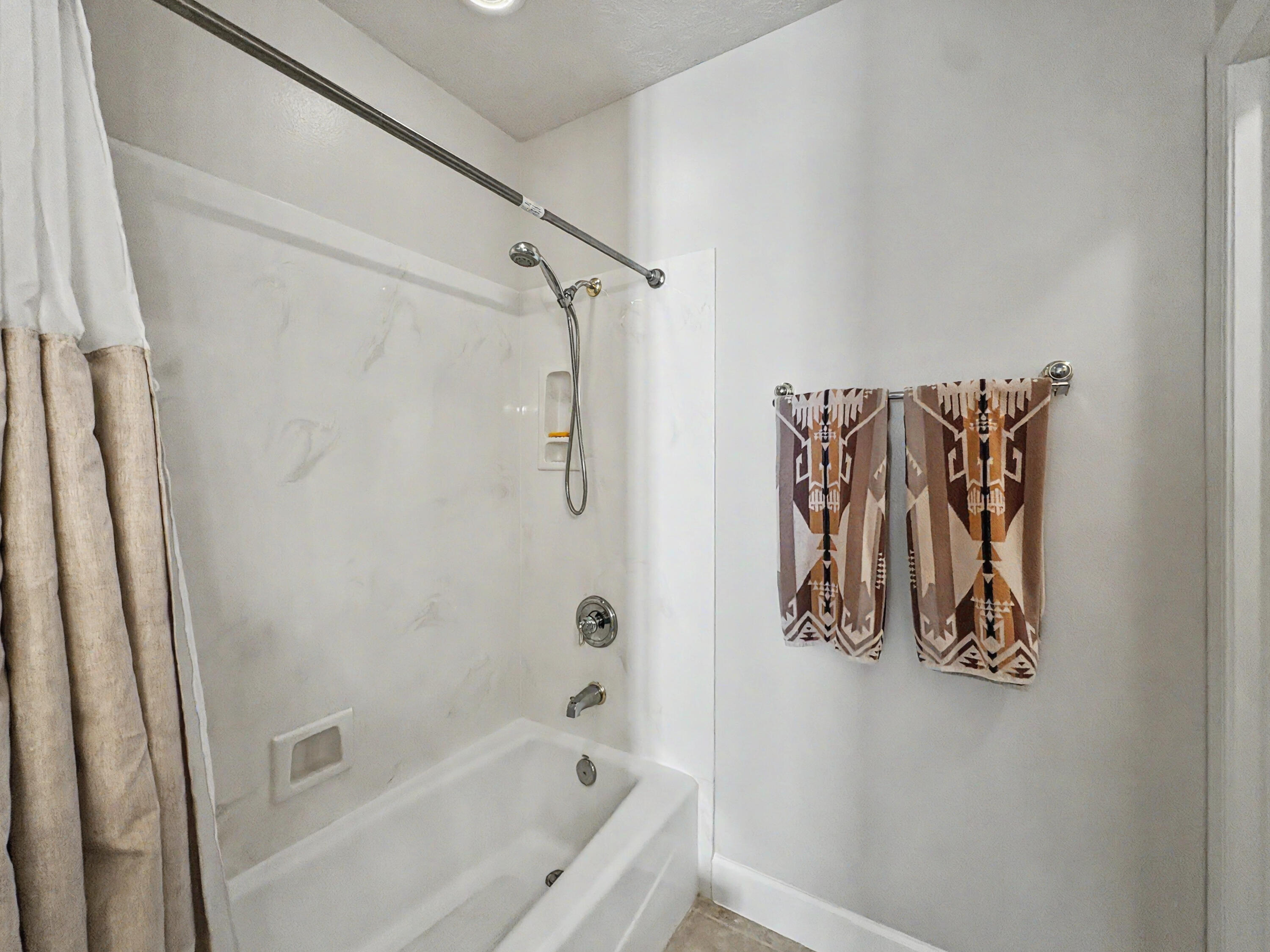 Photo 12 — 6421 Dorado Beach NE