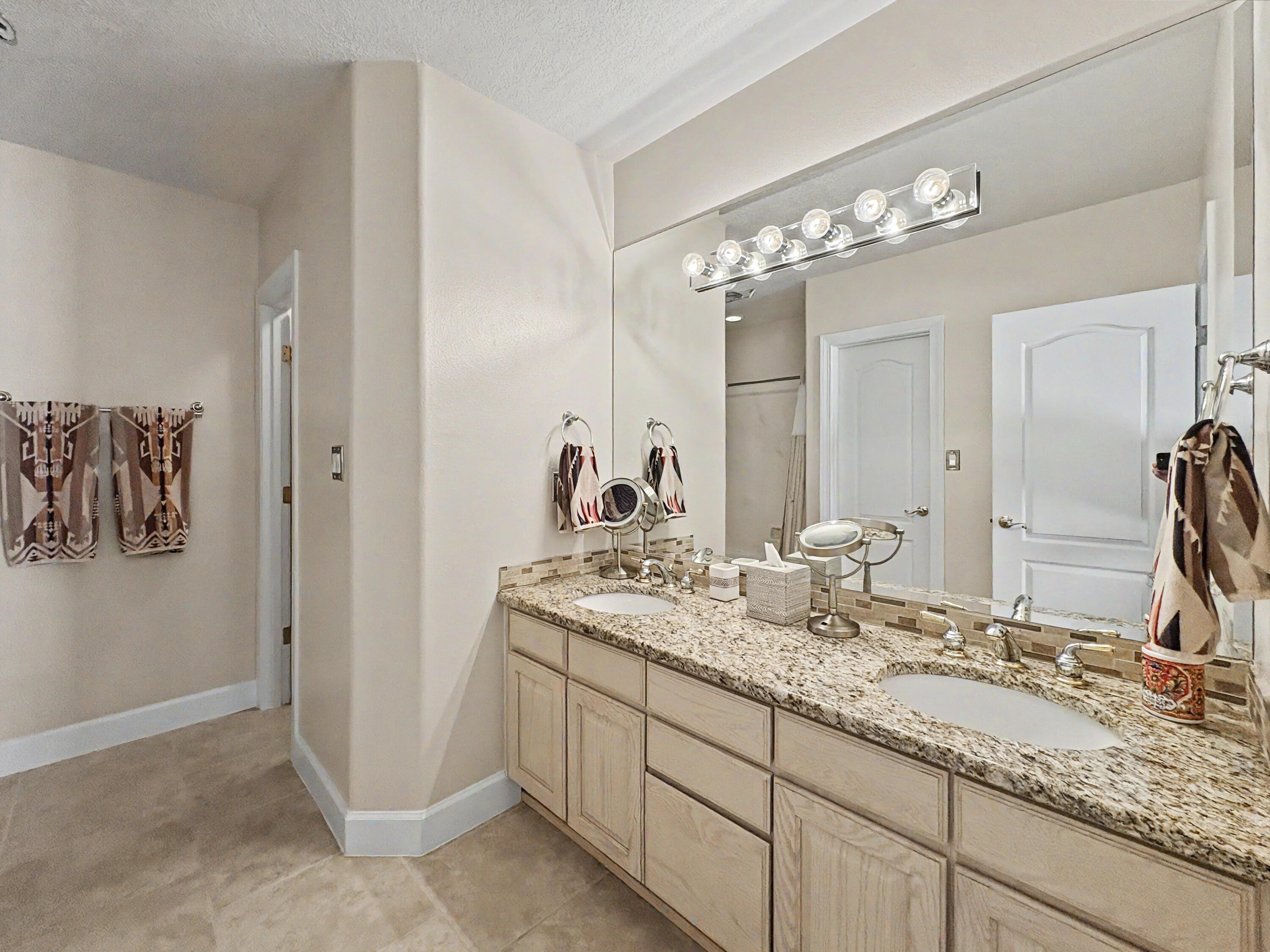 Photo 13 — 6421 Dorado Beach NE