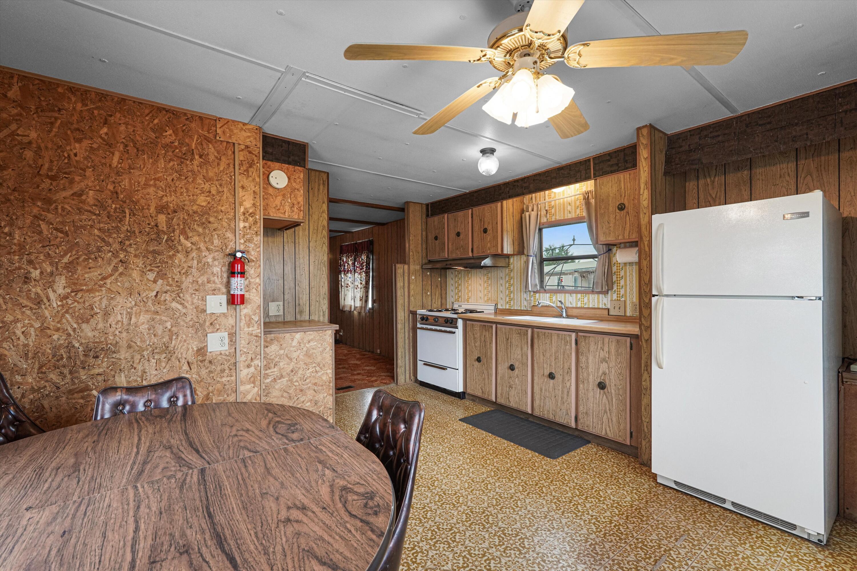 Photo 11 — 712 Laurie Lee Court