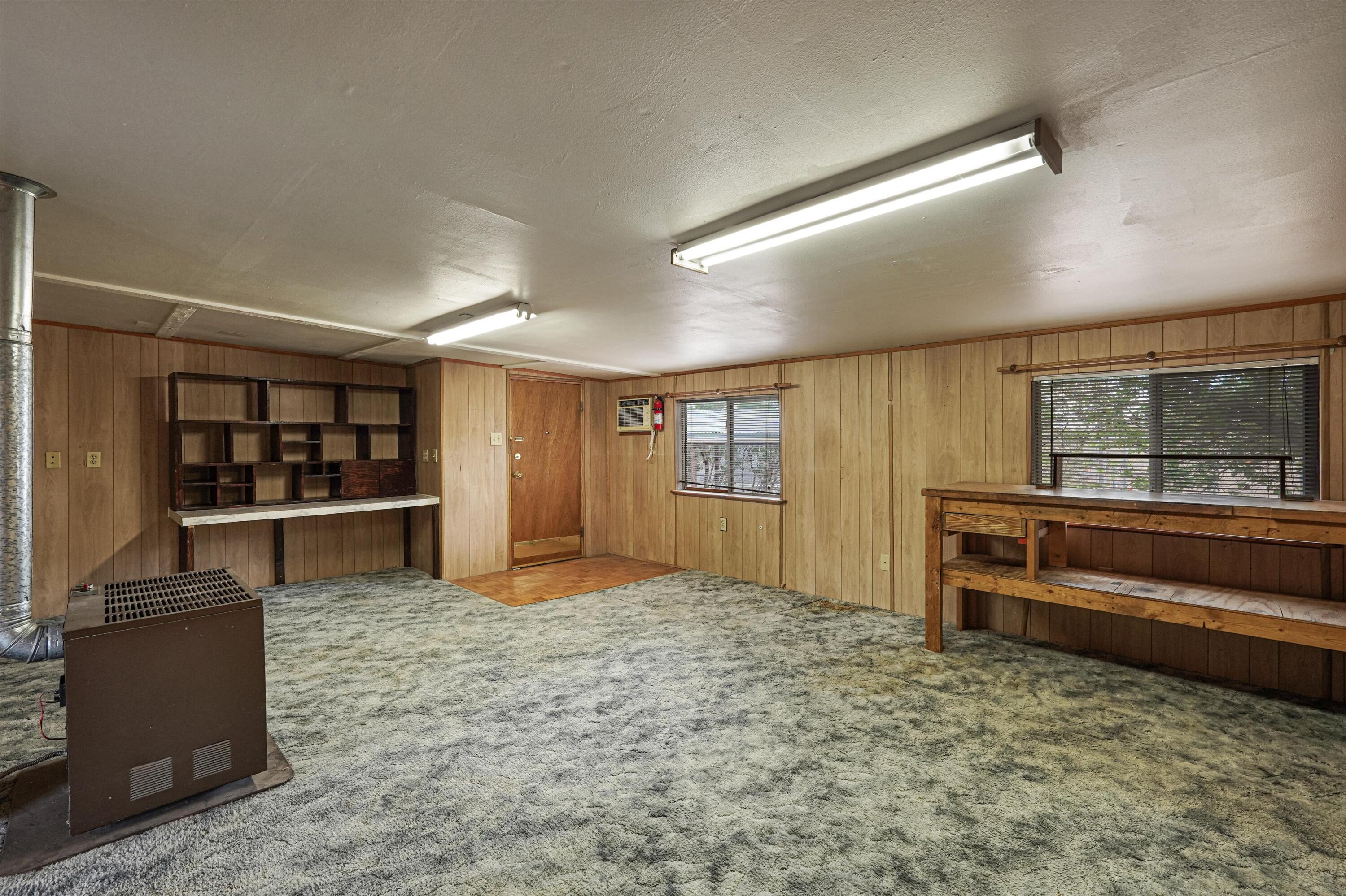 Photo 14 — 712 Laurie Lee Court