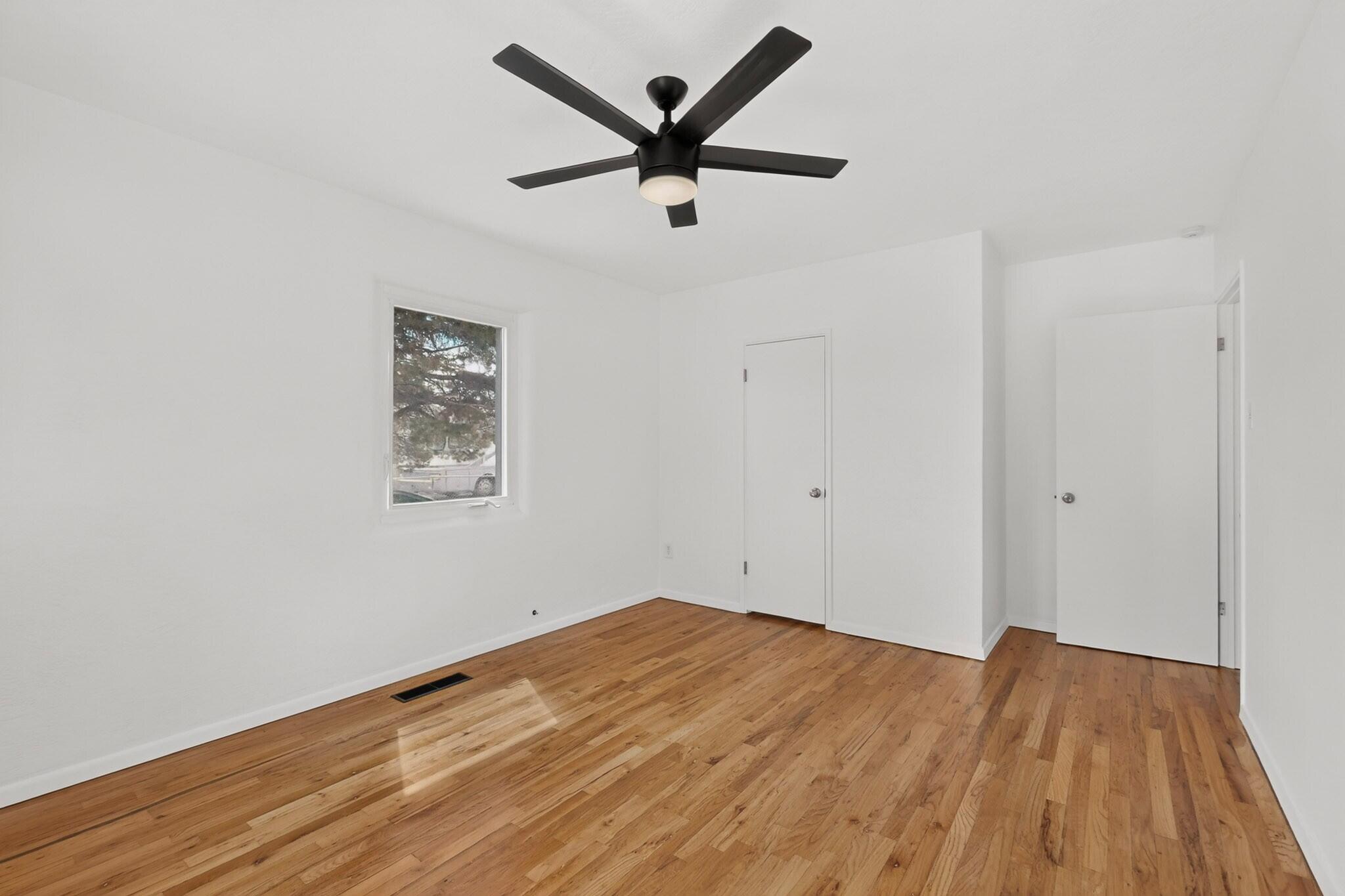 Photo 2 — 206 Wayne Road NW