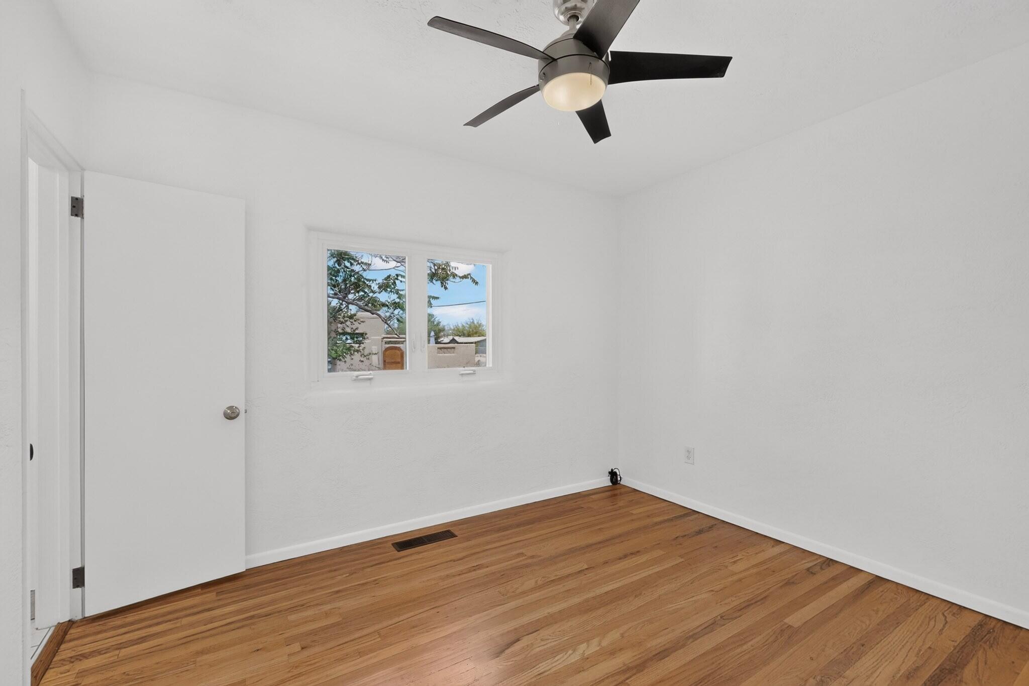 Photo 3 — 206 Wayne Road NW