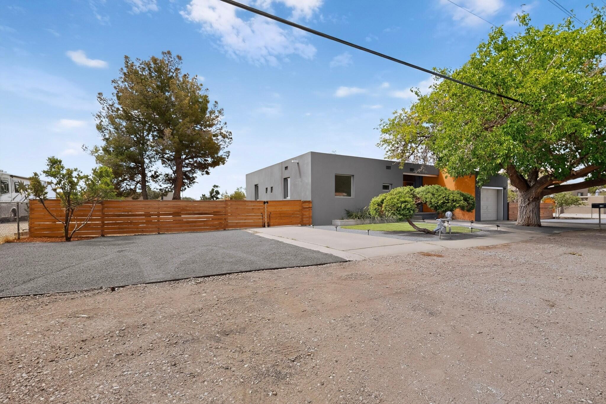 Photo 15 — 206 Wayne Road NW