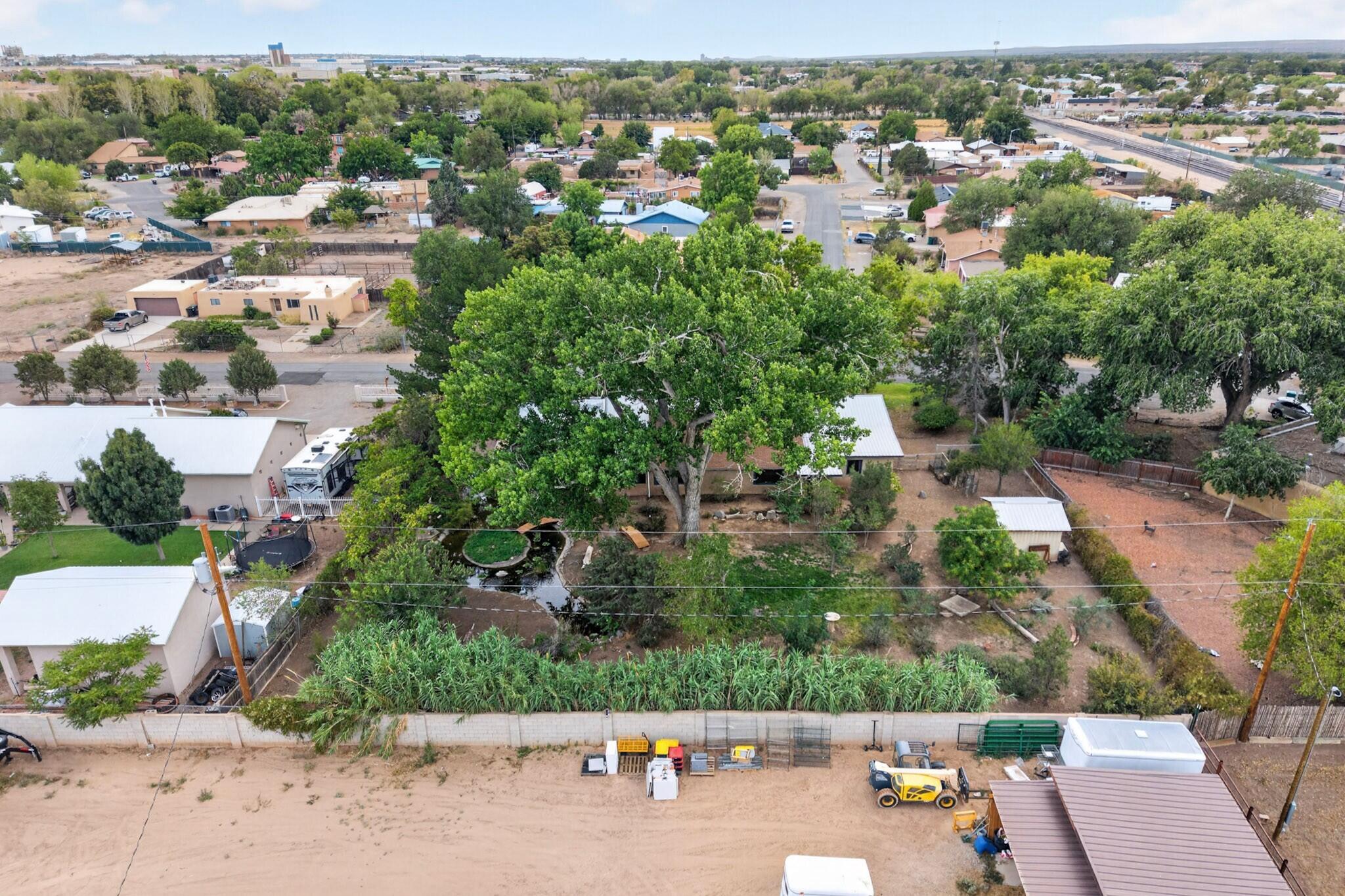 Photo 9 — 105 Sombrero Loop NE