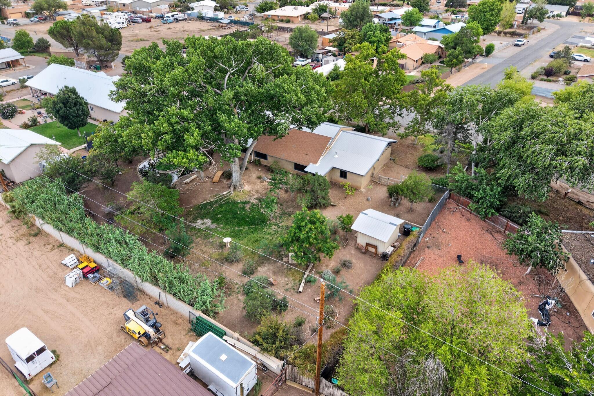 Photo 6 — 105 Sombrero Loop NE