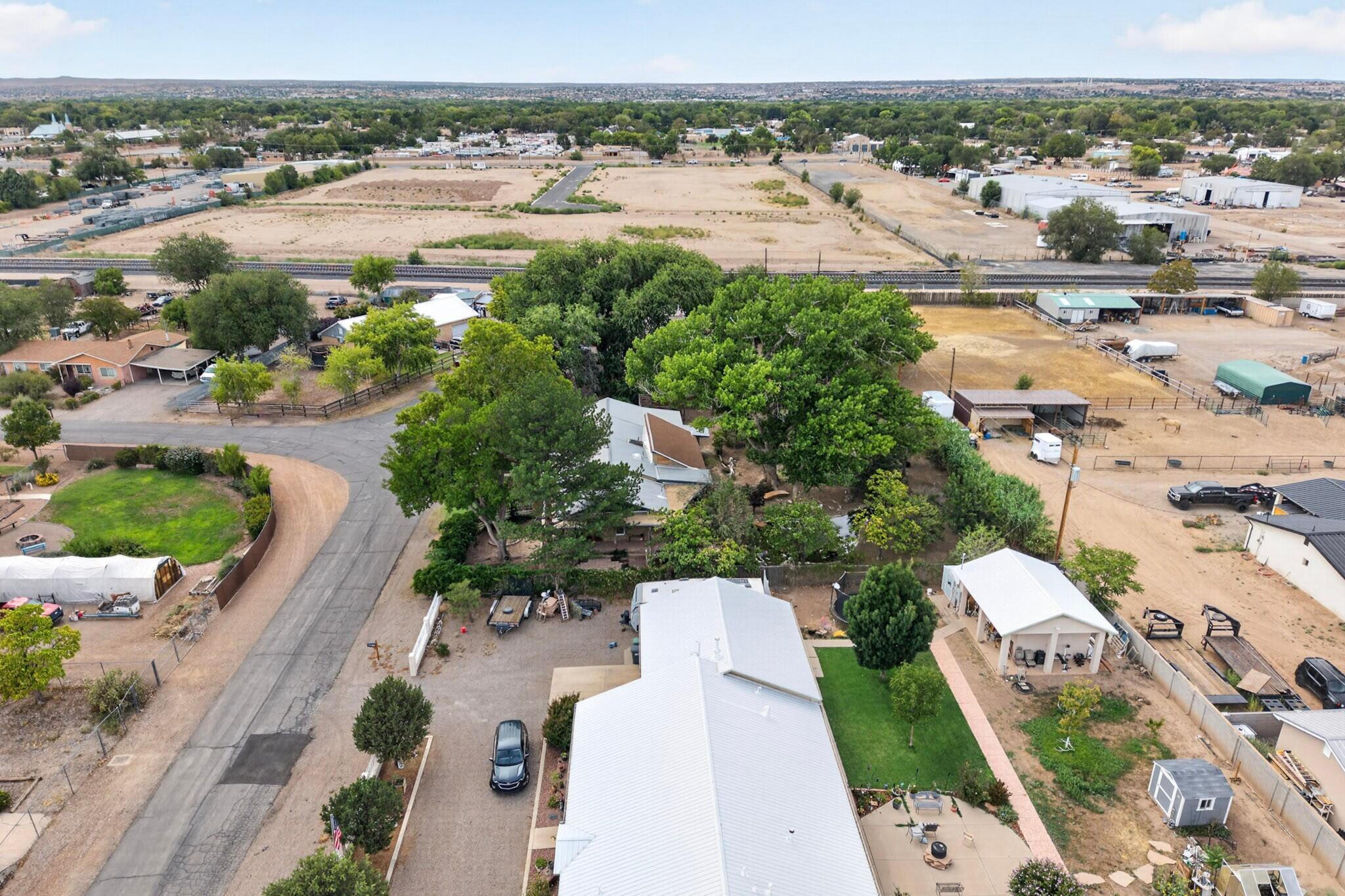 Photo 4 — 105 Sombrero Loop NE