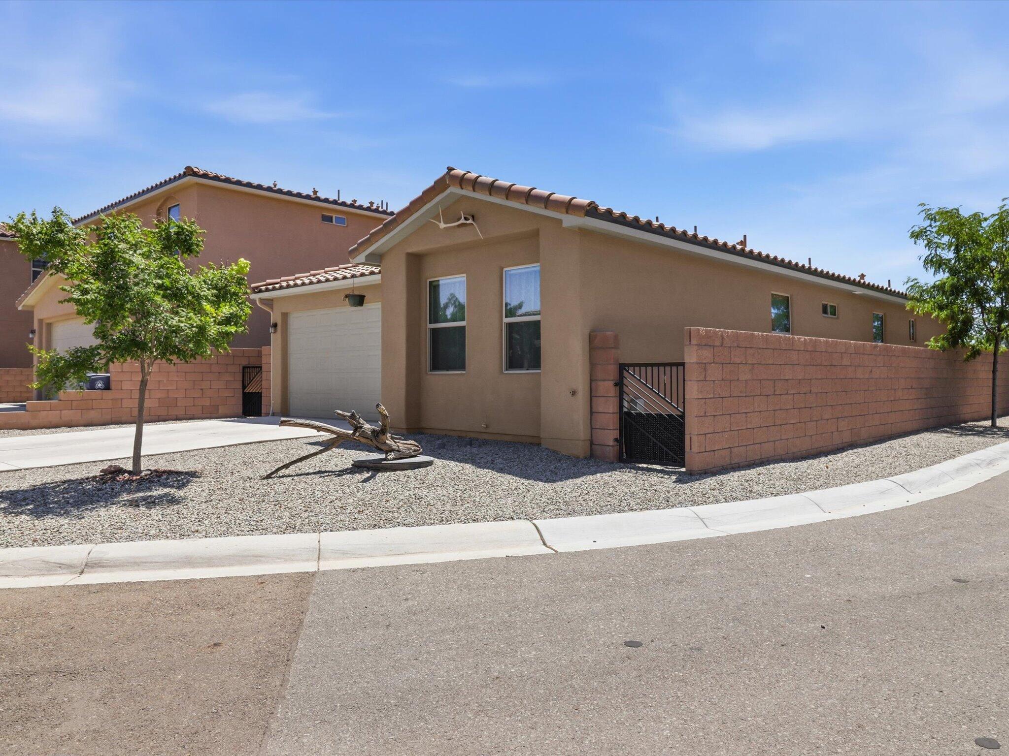 Photo 4 — 3932 Jaxson Lane