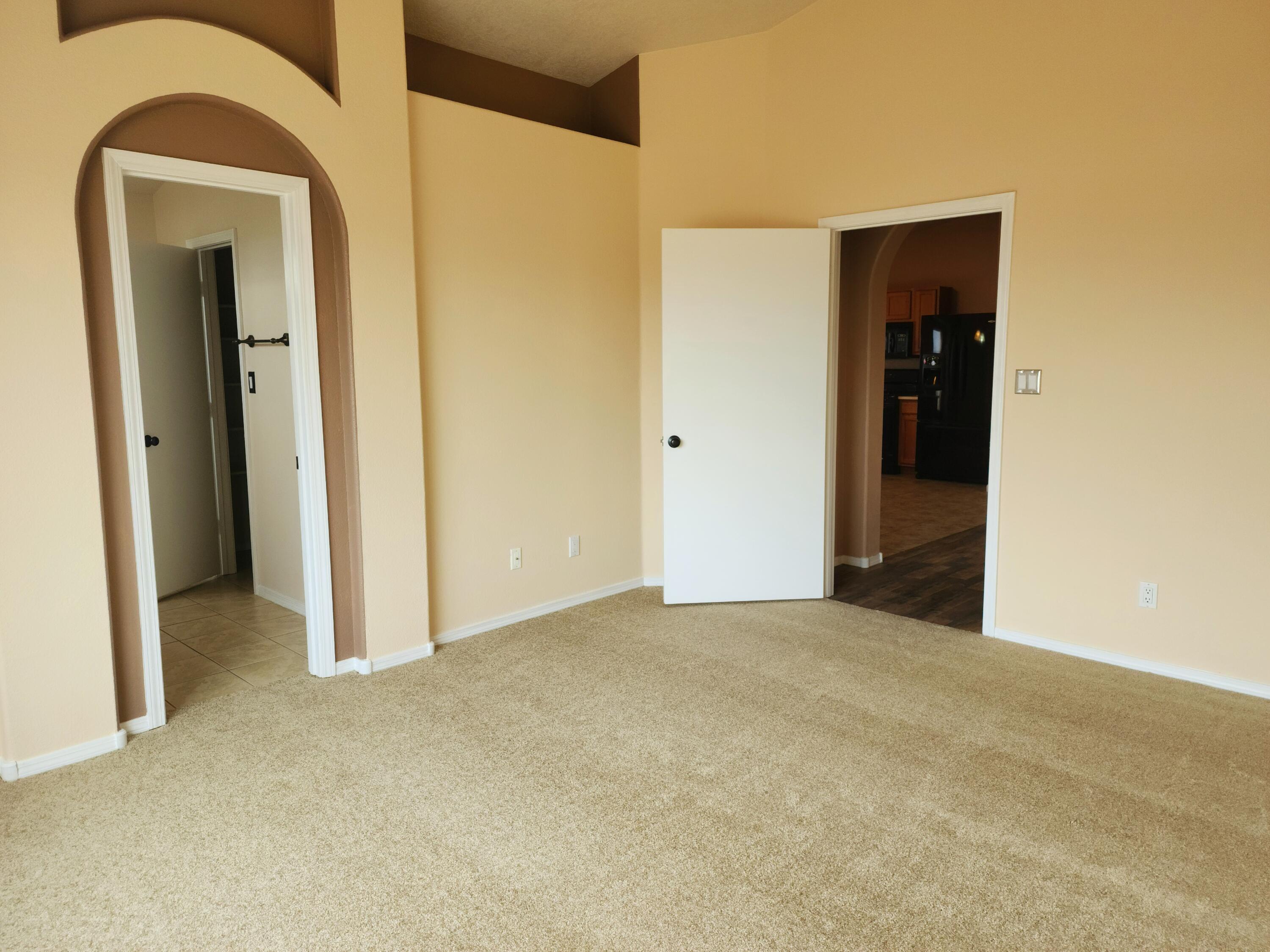 Photo 2 — 764 Terracotta Place SW