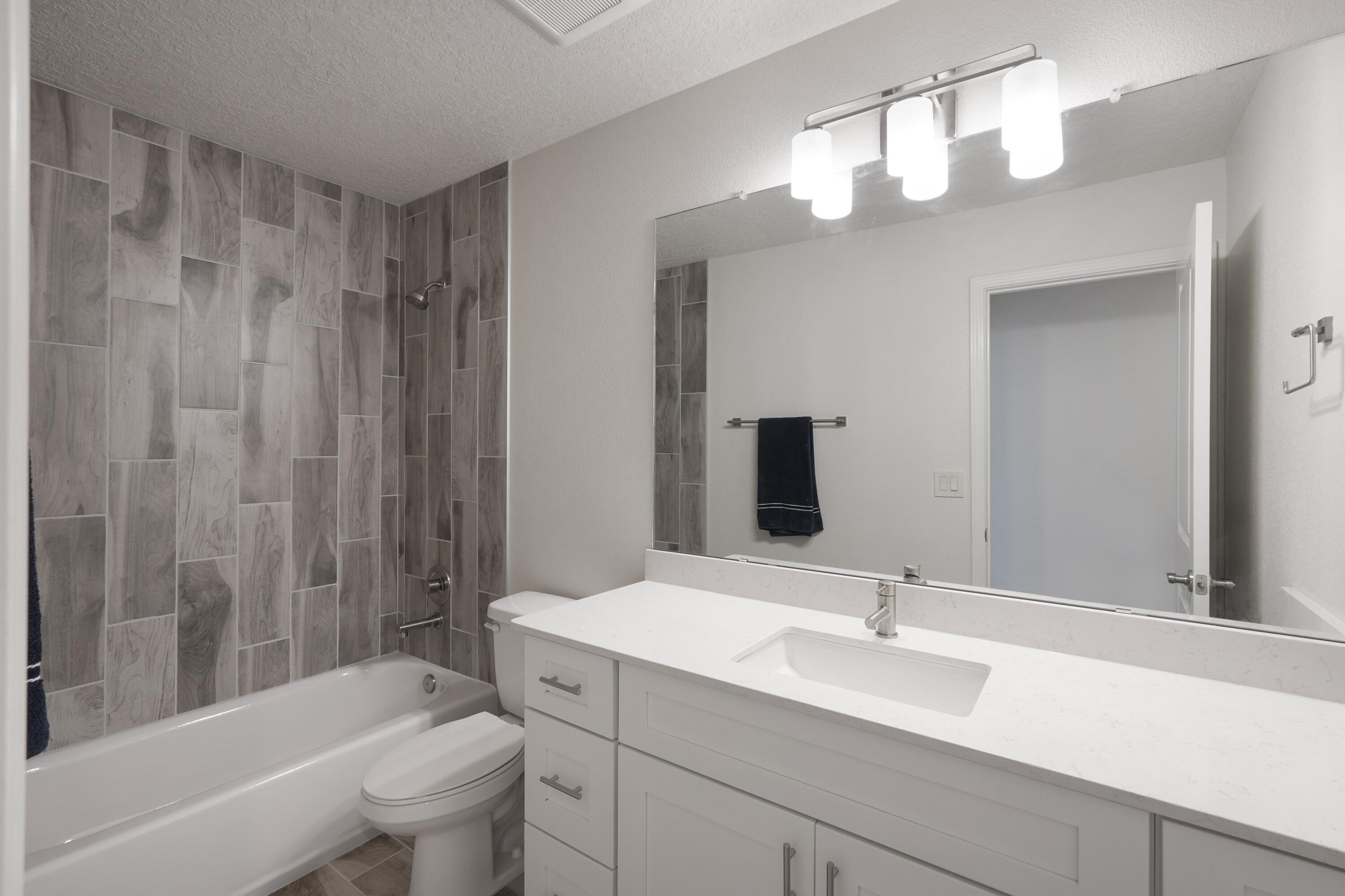 Photo 9 — 4320 Wymont Circle NE