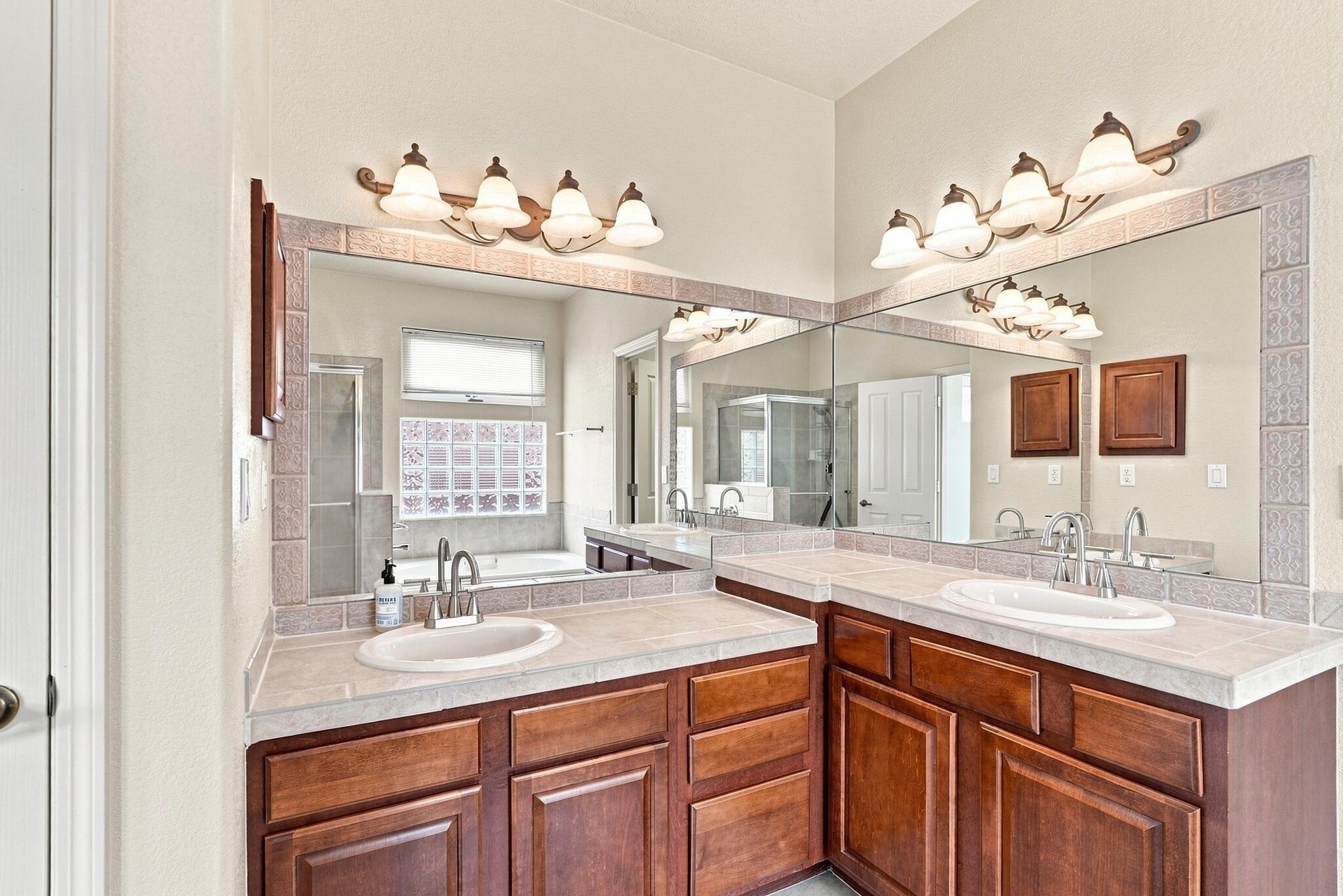 Photo 12 — 13201 Sentinal Court NE