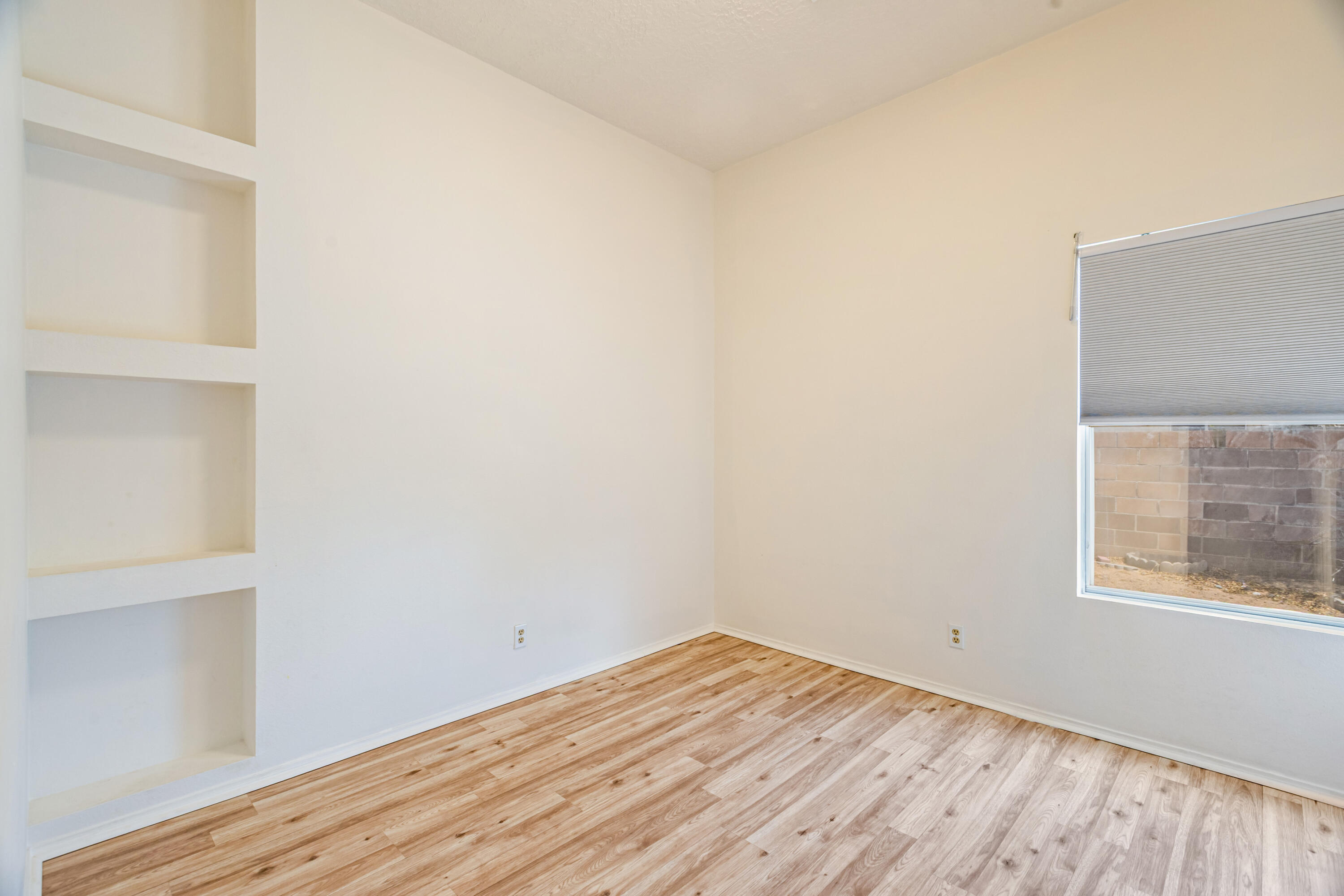 Photo 16 — 2405 Agua Fria Drive NE