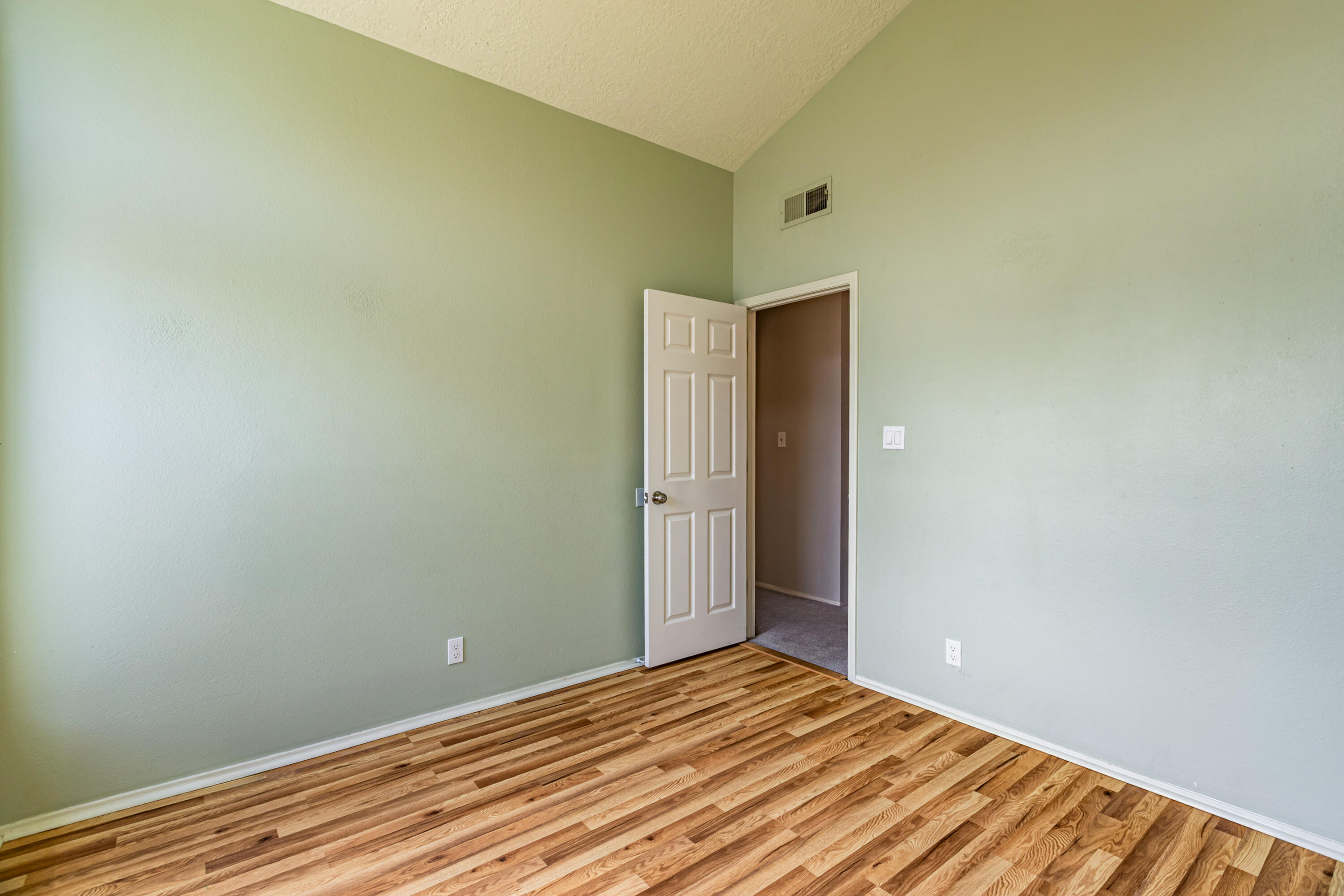 Photo 5 — 2405 Agua Fria Drive NE