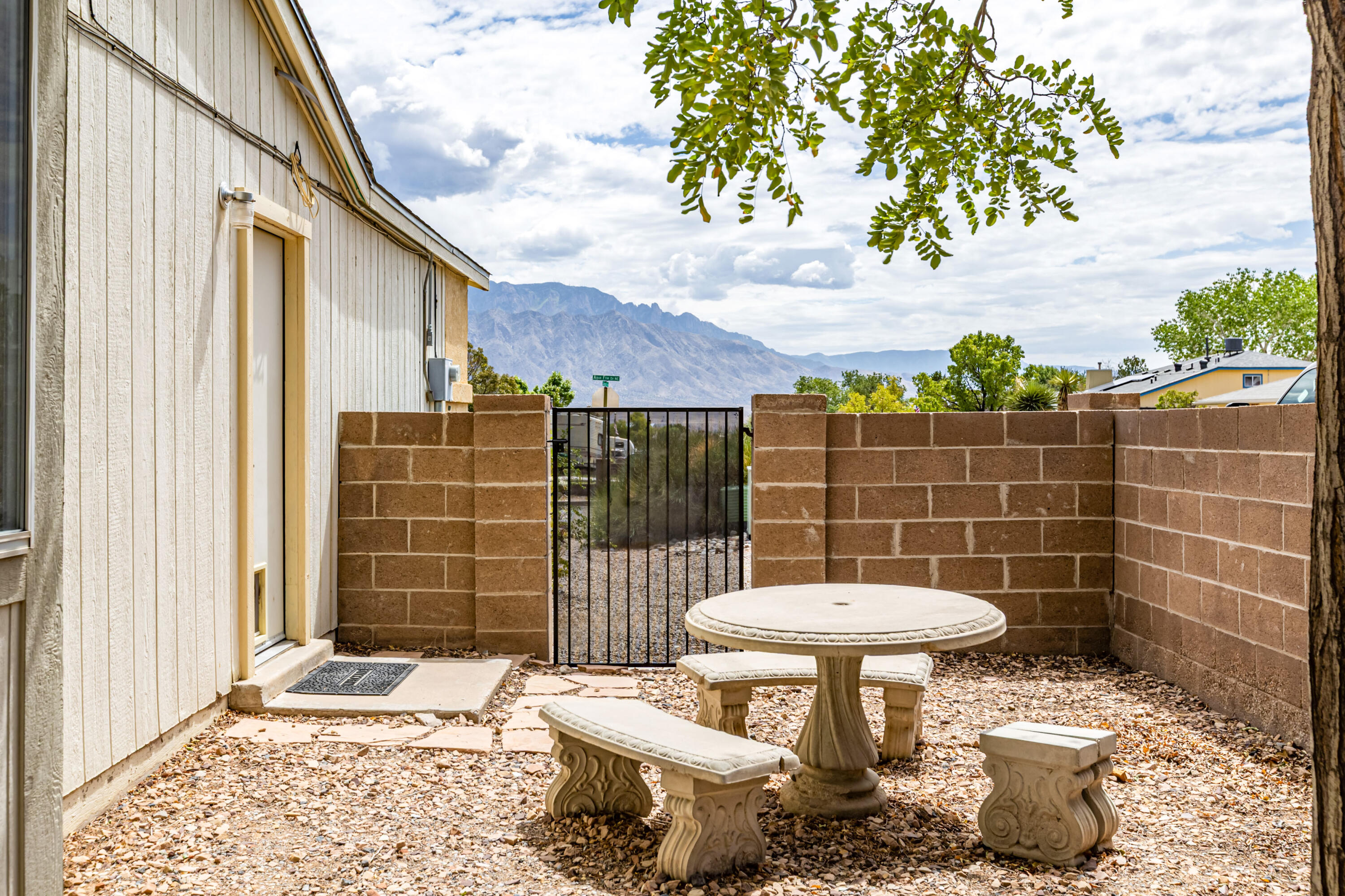 Photo 10 — 2405 Agua Fria Drive NE