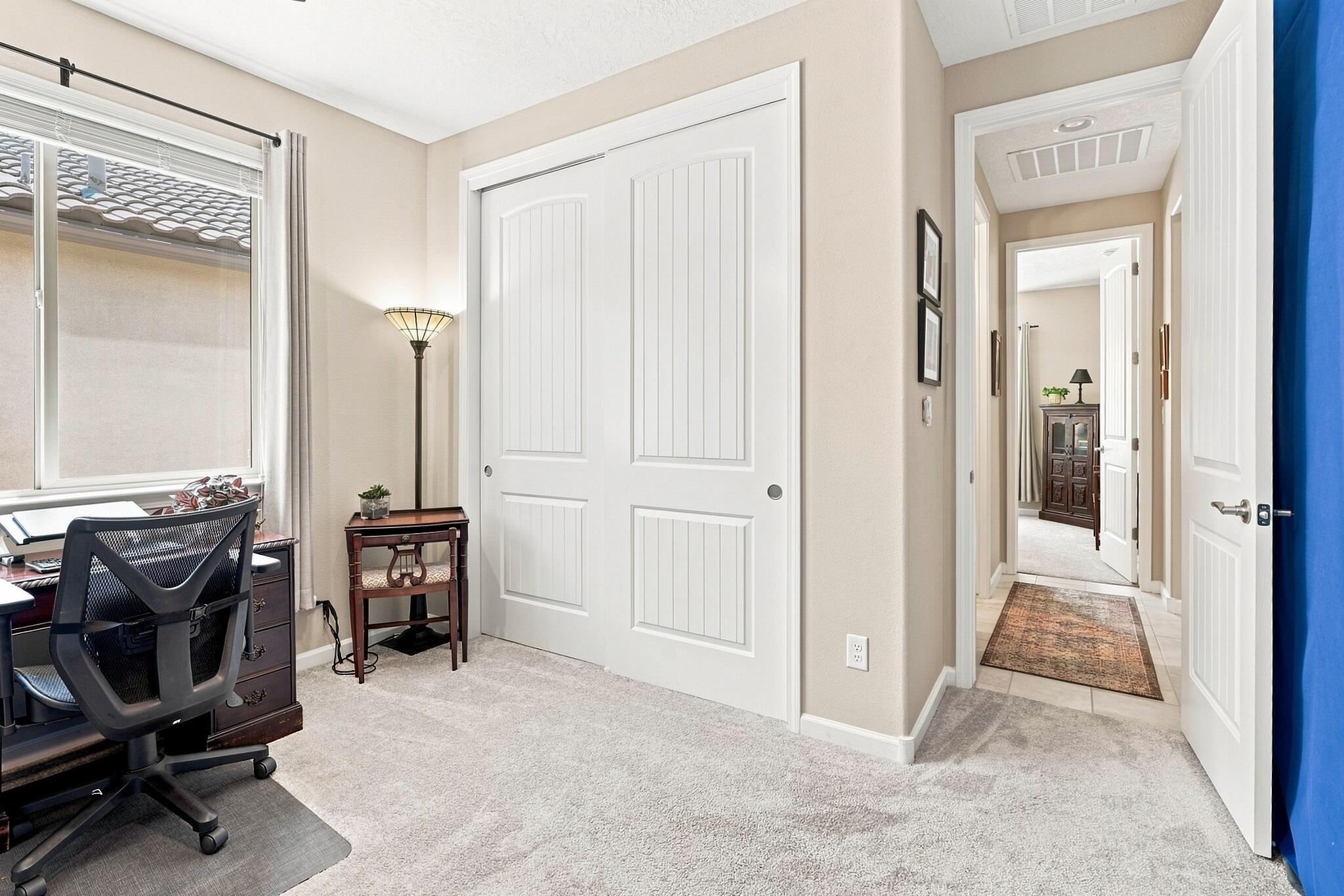 Photo 15 — 6112 Motherwell Drive SE