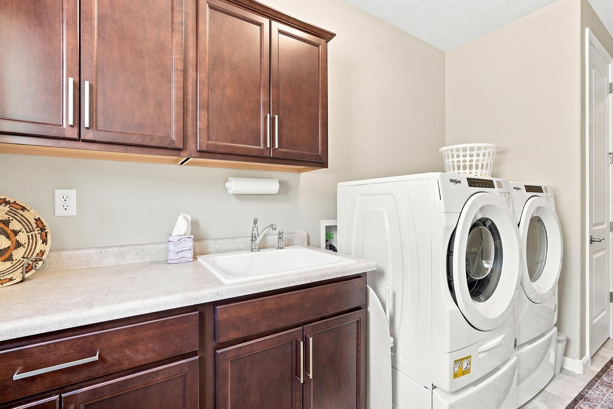 Photo 13 — 6112 Motherwell Drive SE