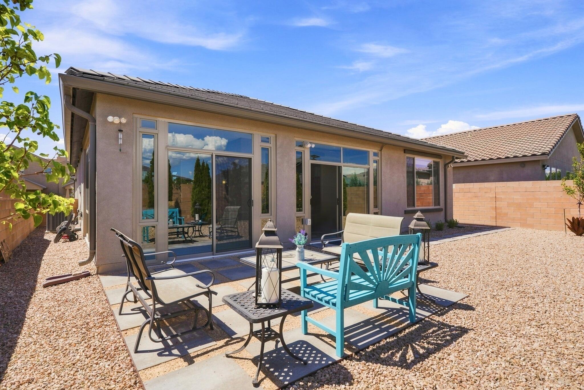 Photo 4 — 6112 Motherwell Drive SE
