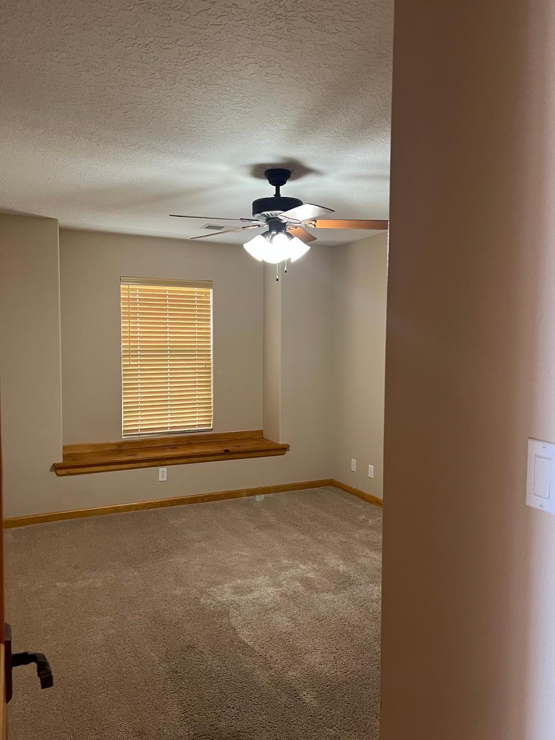 Photo 4 — 2453 Tyler Loop NE