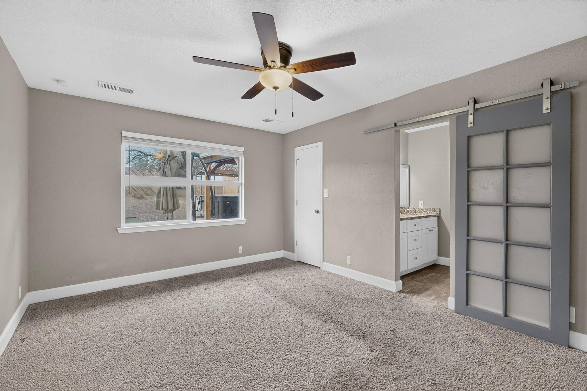 Photo 4 — 4005 Torrey Pines Road SE