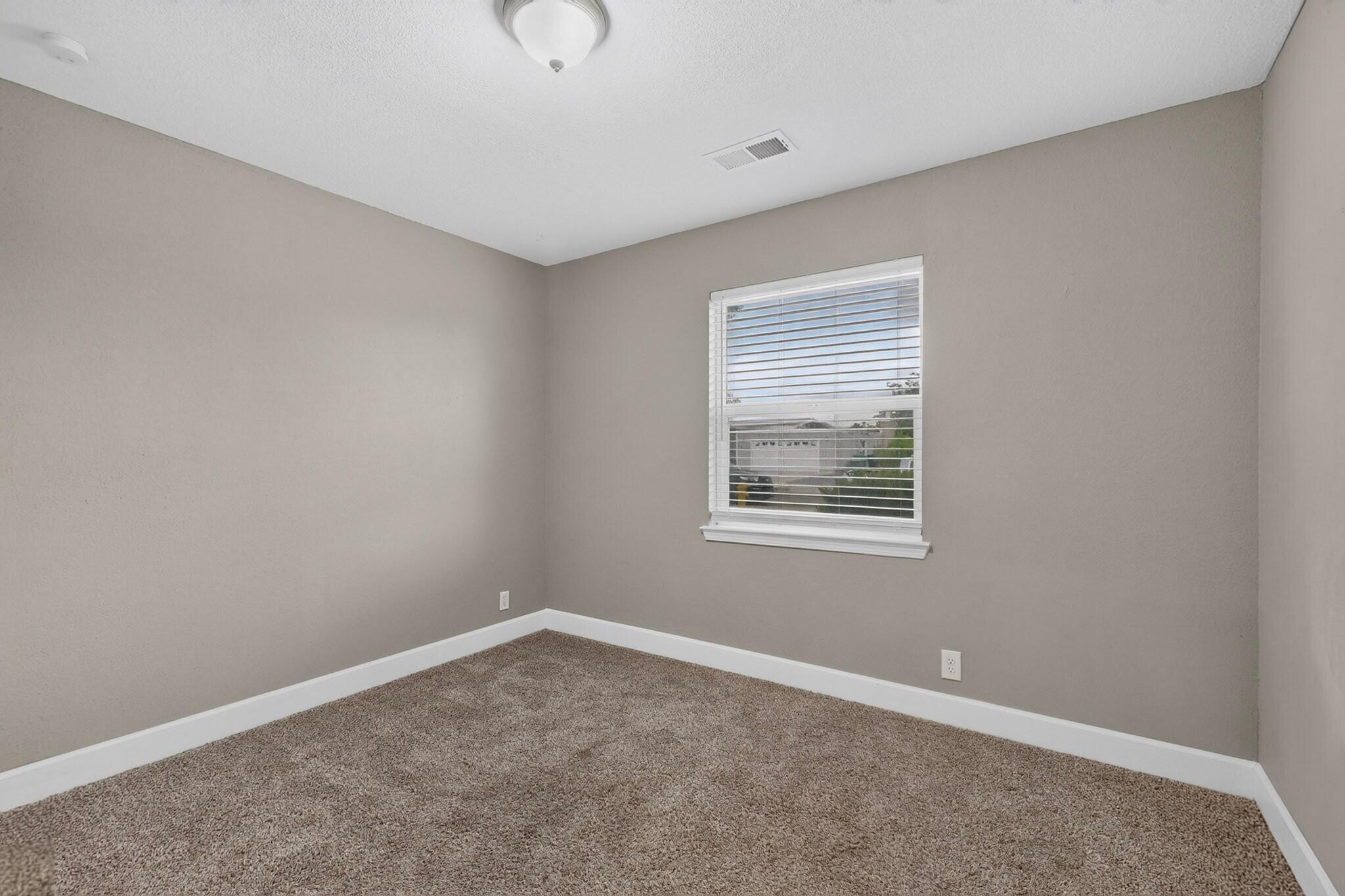 Photo 9 — 4005 Torrey Pines Road SE
