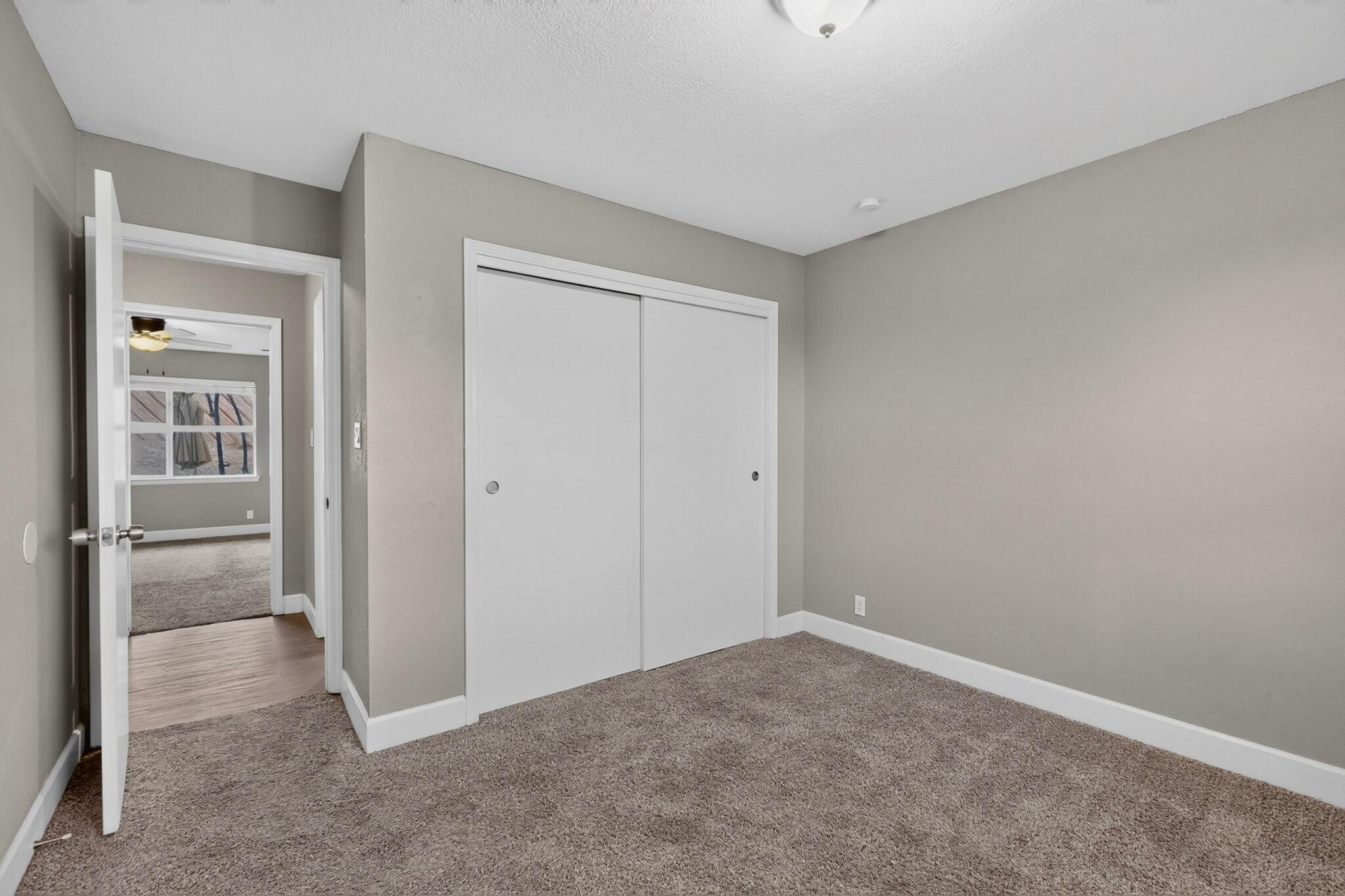 Photo 11 — 4005 Torrey Pines Road SE
