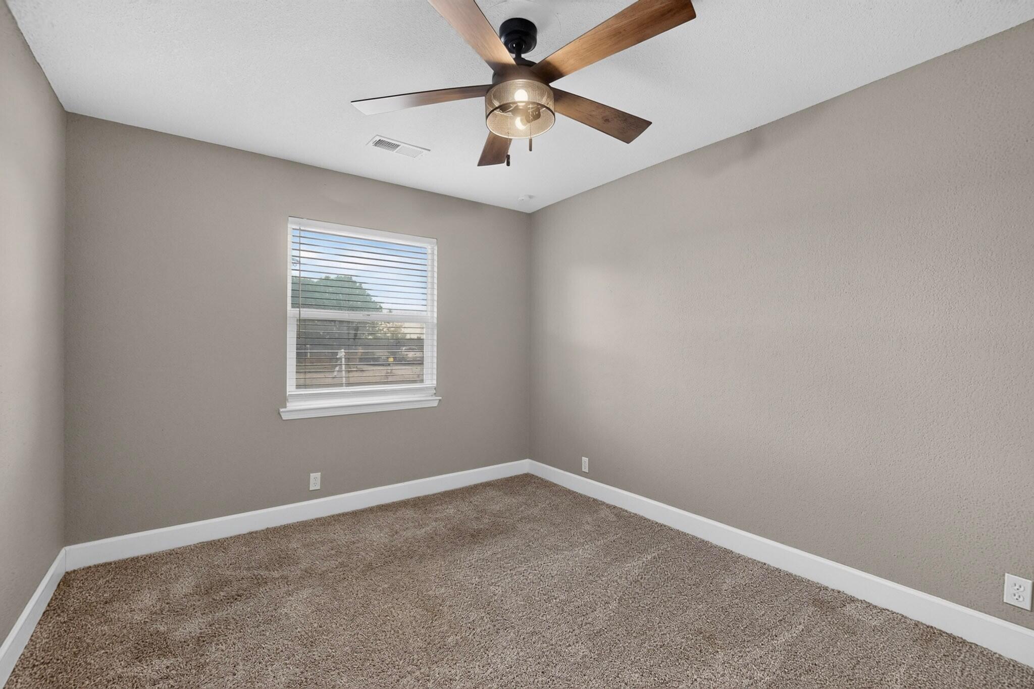 Photo 14 — 4005 Torrey Pines Road SE