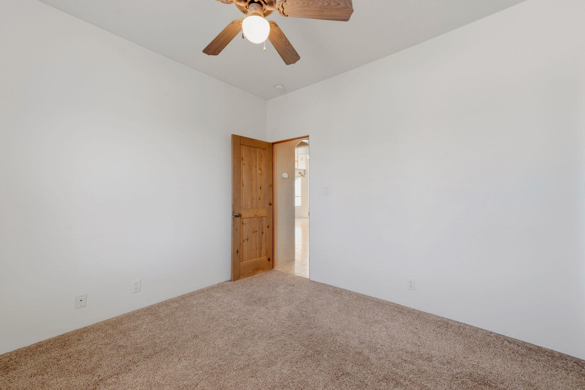 Photo 9 — 8927 Helmick Place NE