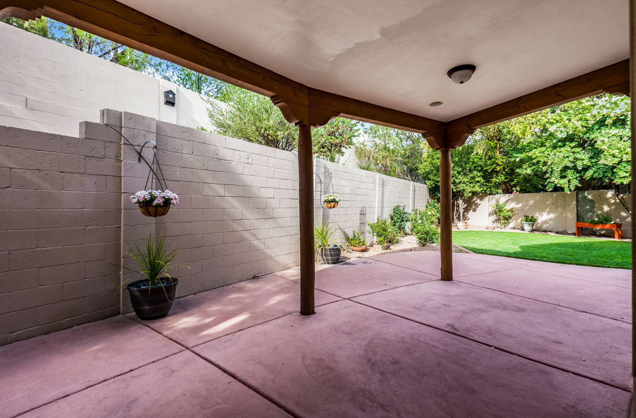 Photo 4 — 8927 Helmick Place NE