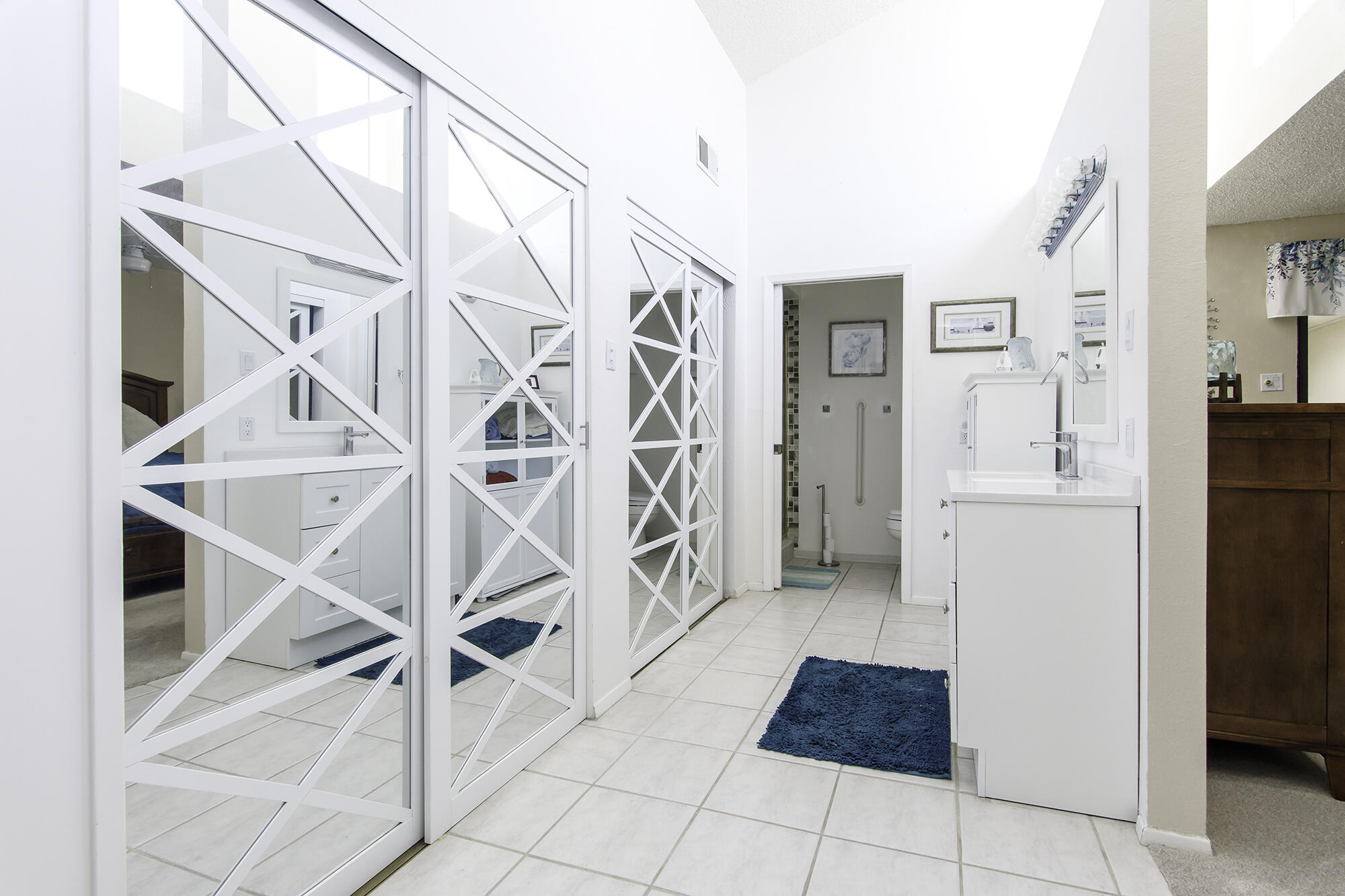 Photo 12 — 3300 Saint Andrews Drive SE