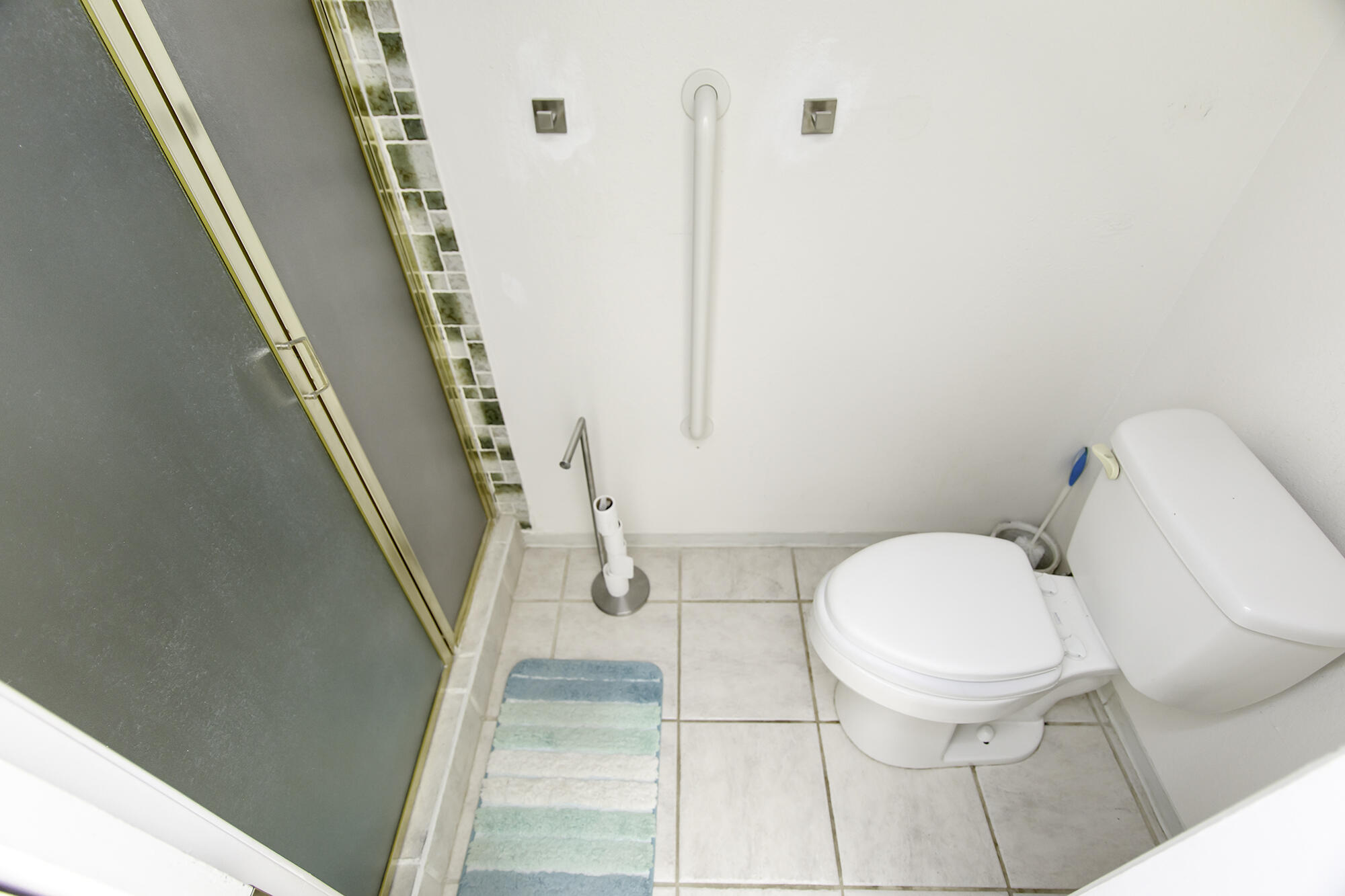 Photo 9 — 3300 Saint Andrews Drive SE