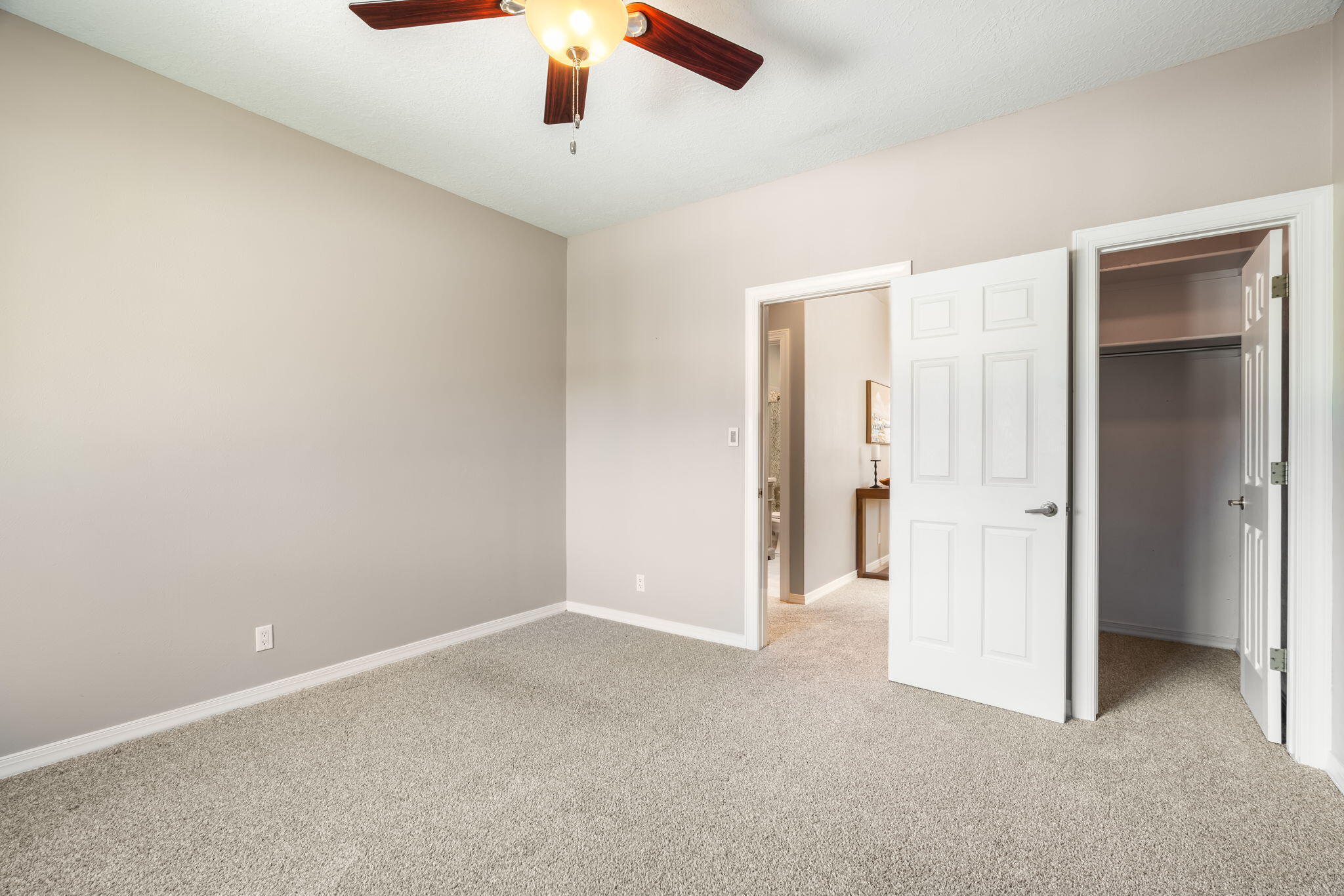 Photo 10 — 11408 Fairington Way NE