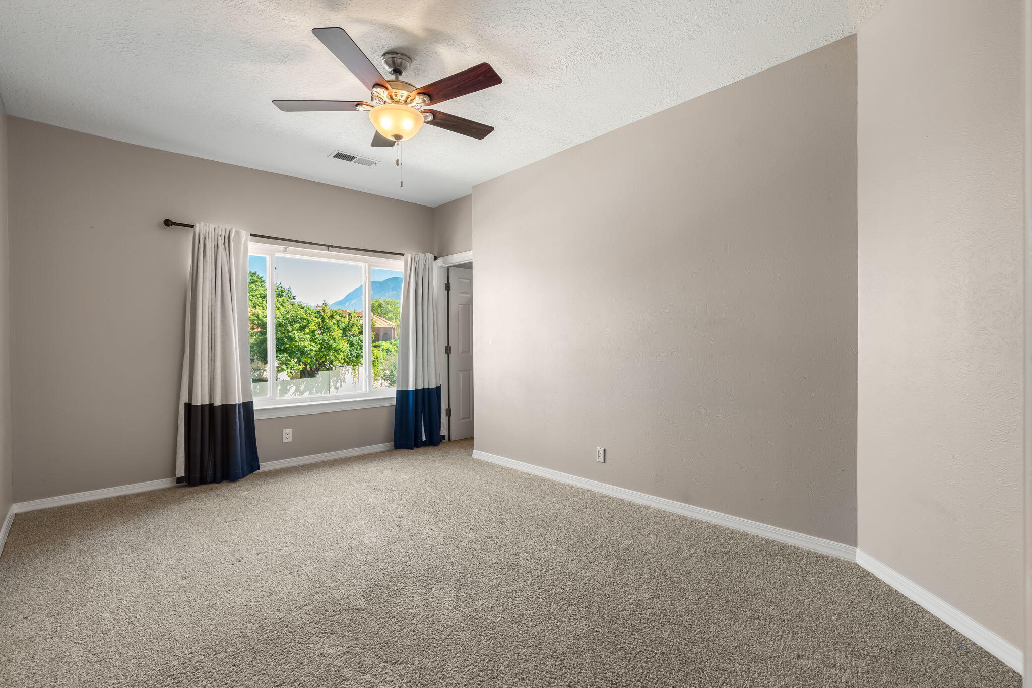 Photo 8 — 11408 Fairington Way NE