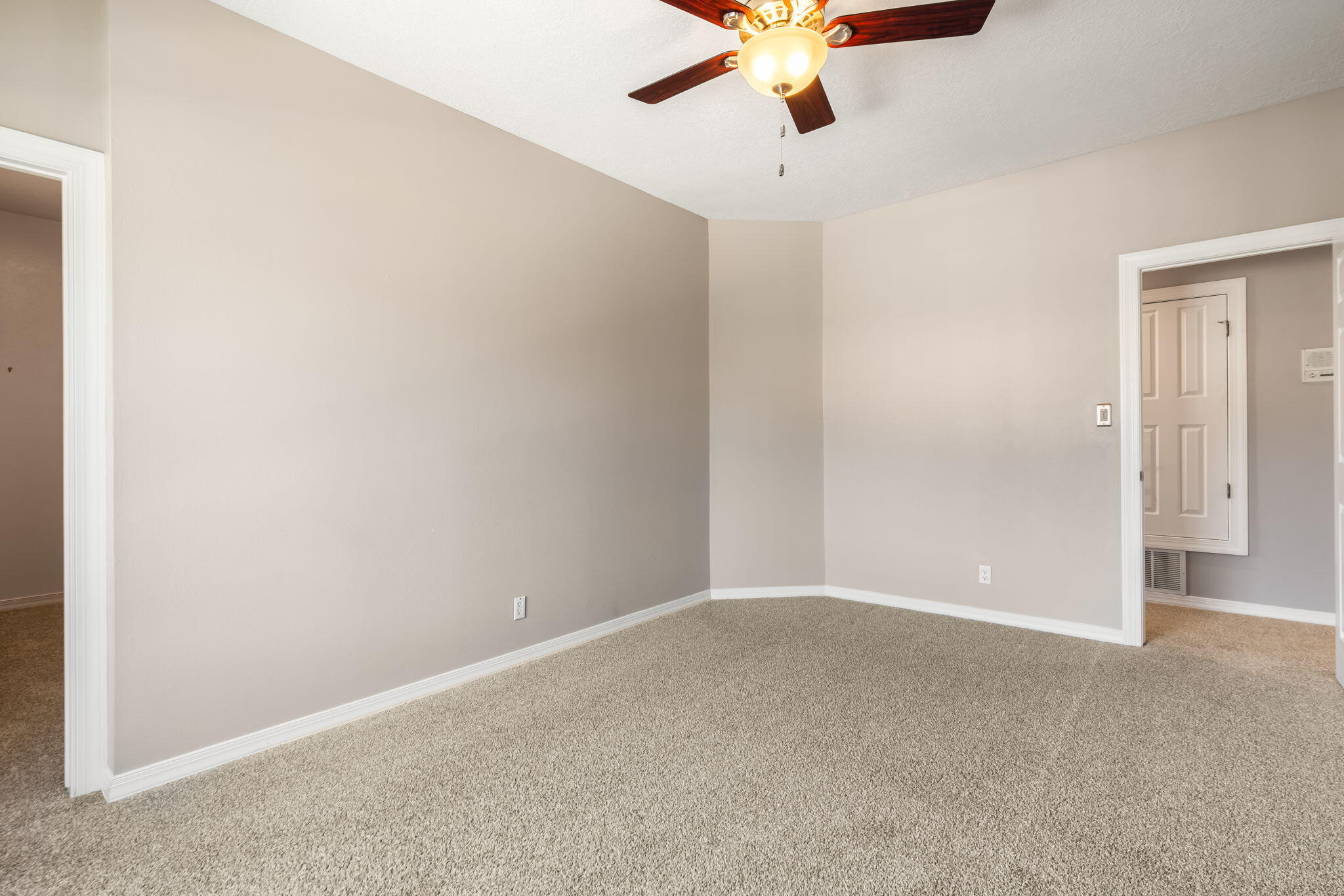 Photo 7 — 11408 Fairington Way NE