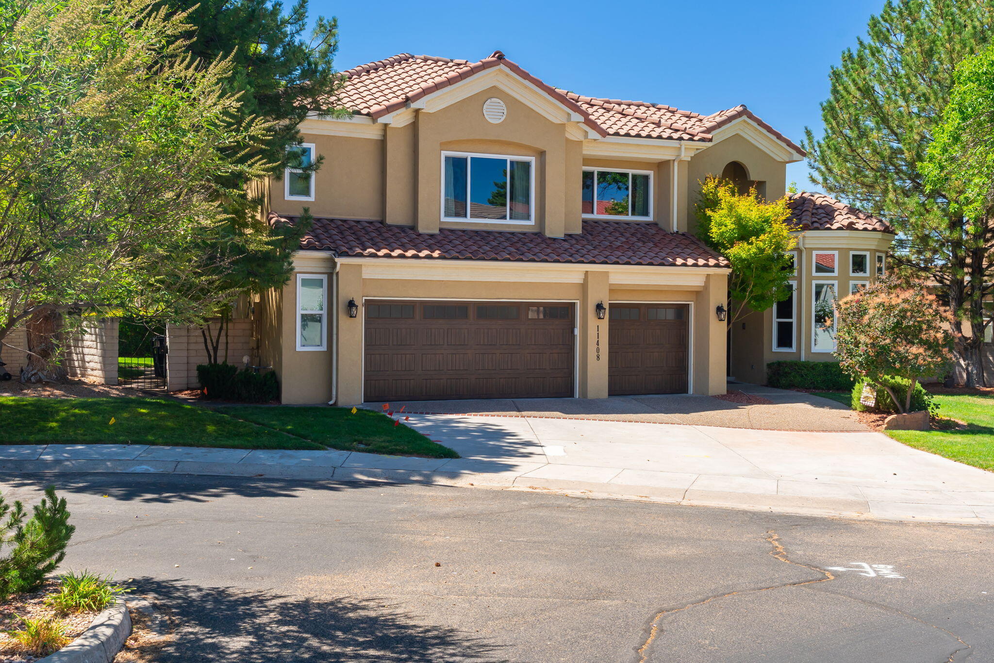 Photo 2 — 11408 Fairington Way NE