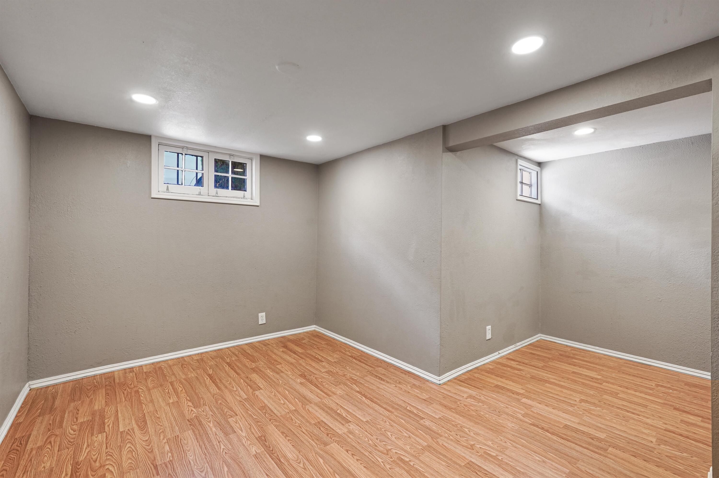 Photo 20 — 313 Carlisle Boulevard SE
