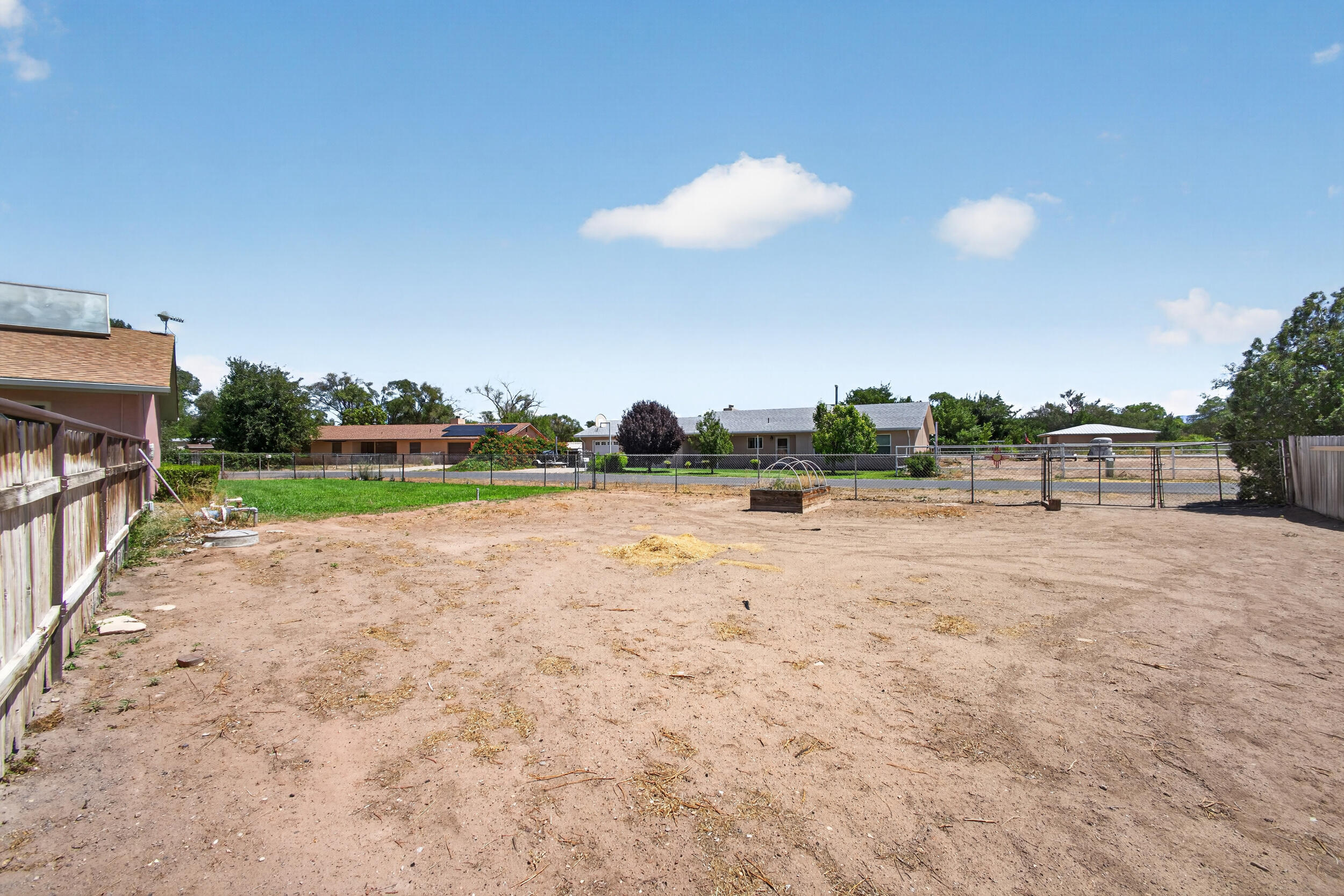 Photo 5 — 2050 Murray Loop