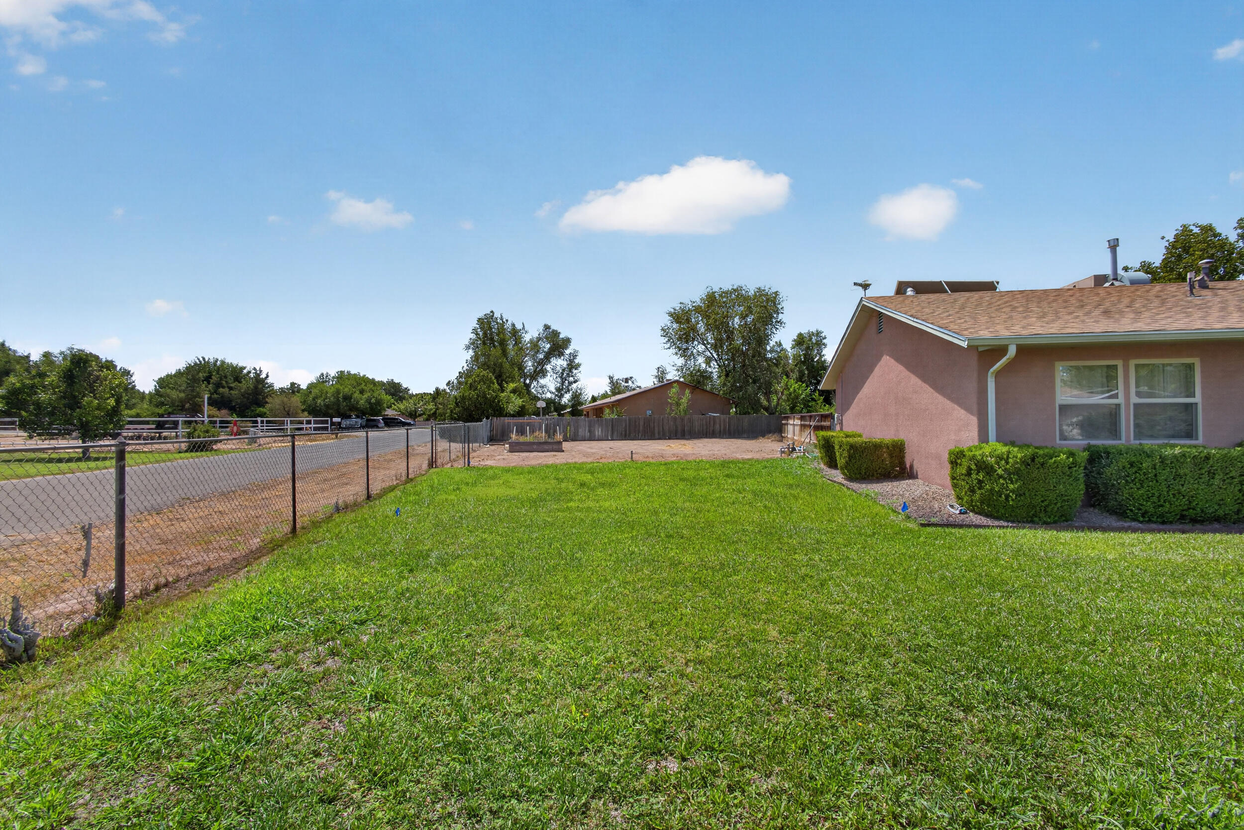 Photo 4 — 2050 Murray Loop