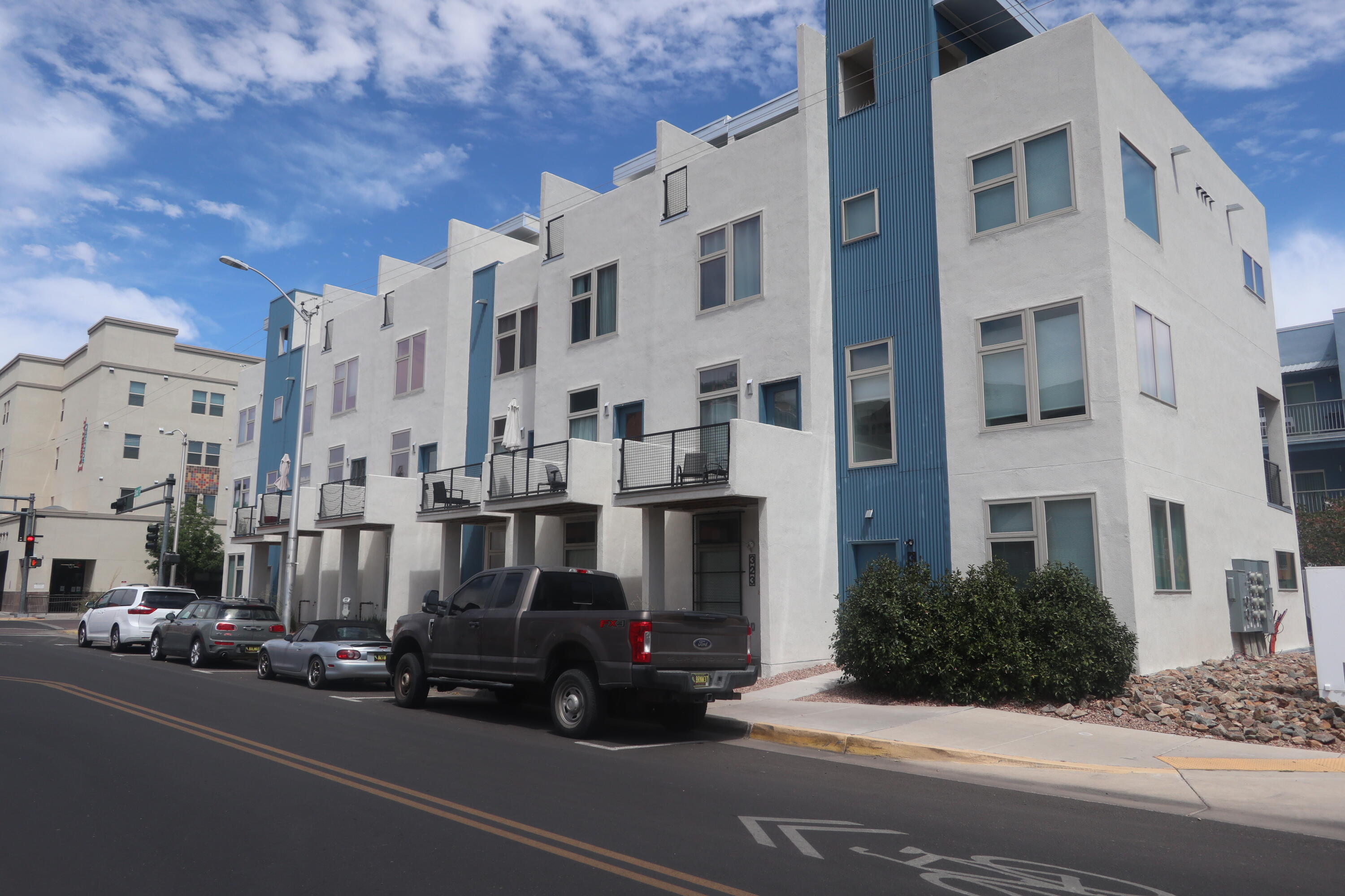 327 Platinum Street SW