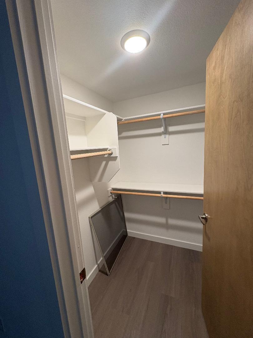 Photo 17 — 327 Platinum Street SW