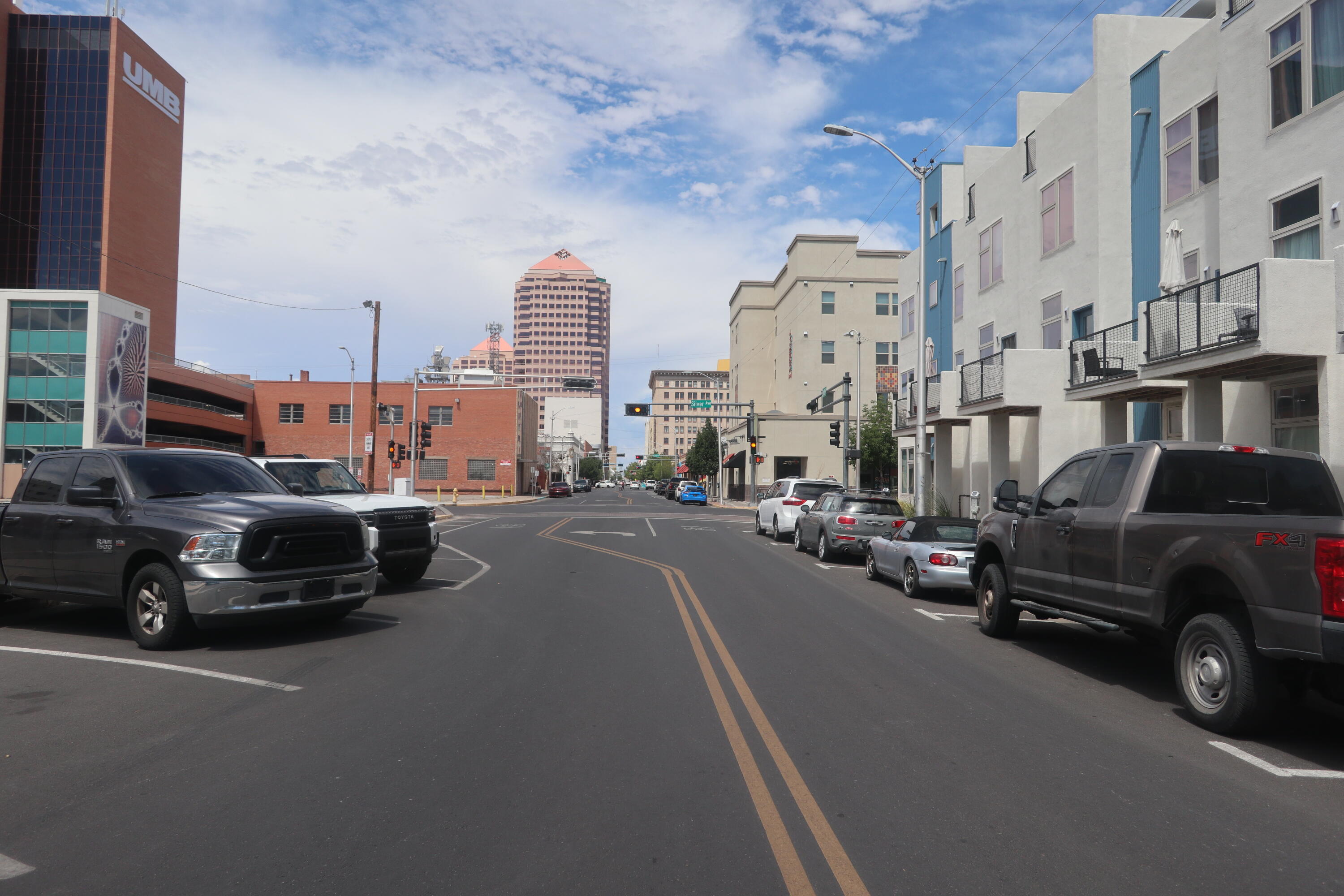 Photo 4 — 327 Platinum Street SW