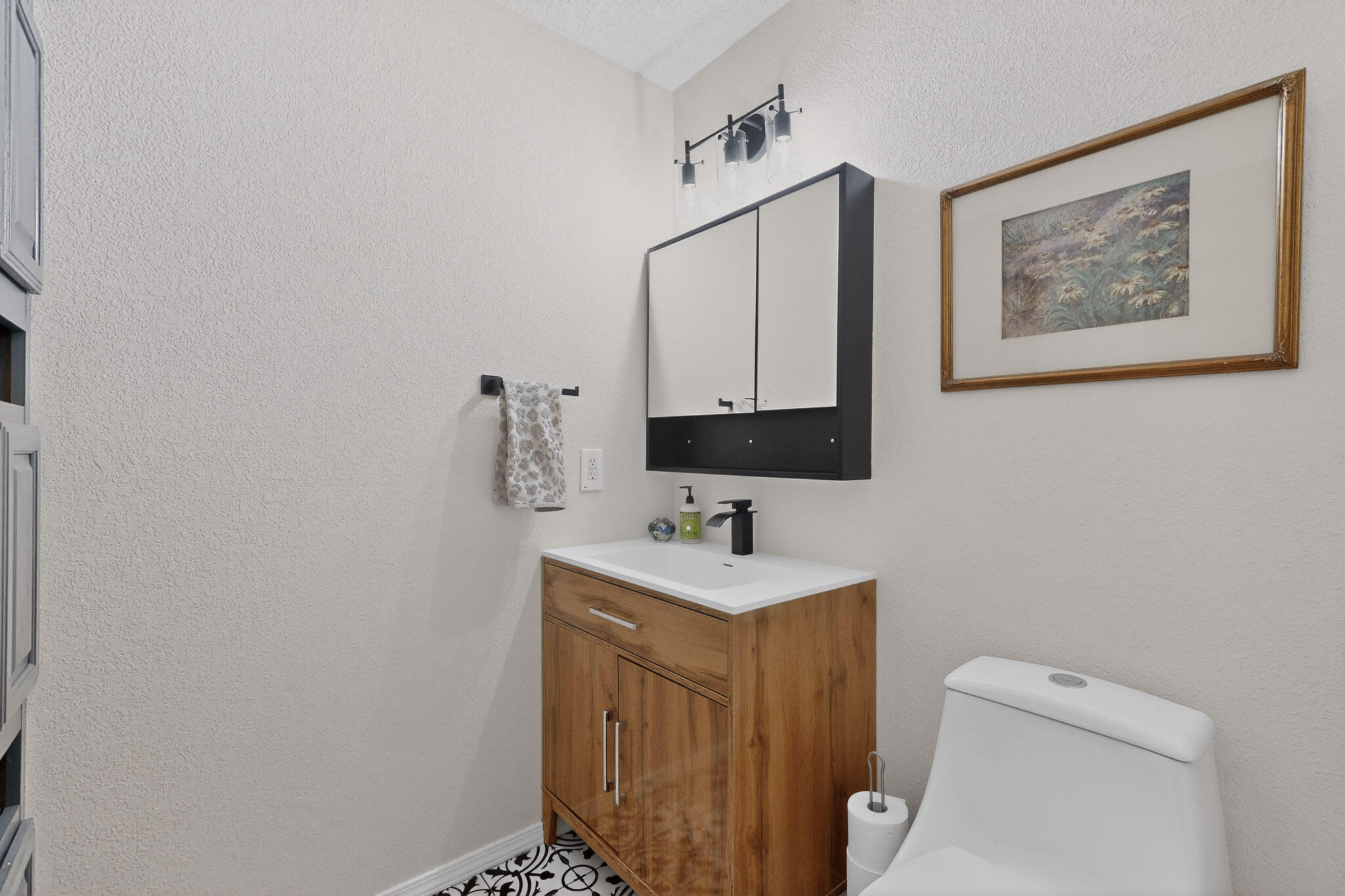 Photo 19 — 4701 Morris Street NE APT 402