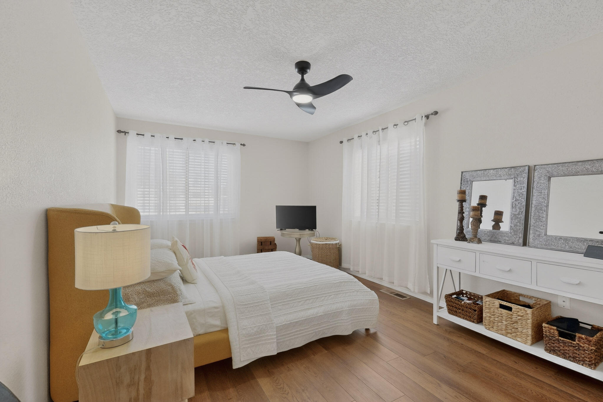 Photo 17 — 4701 Morris Street NE APT 402