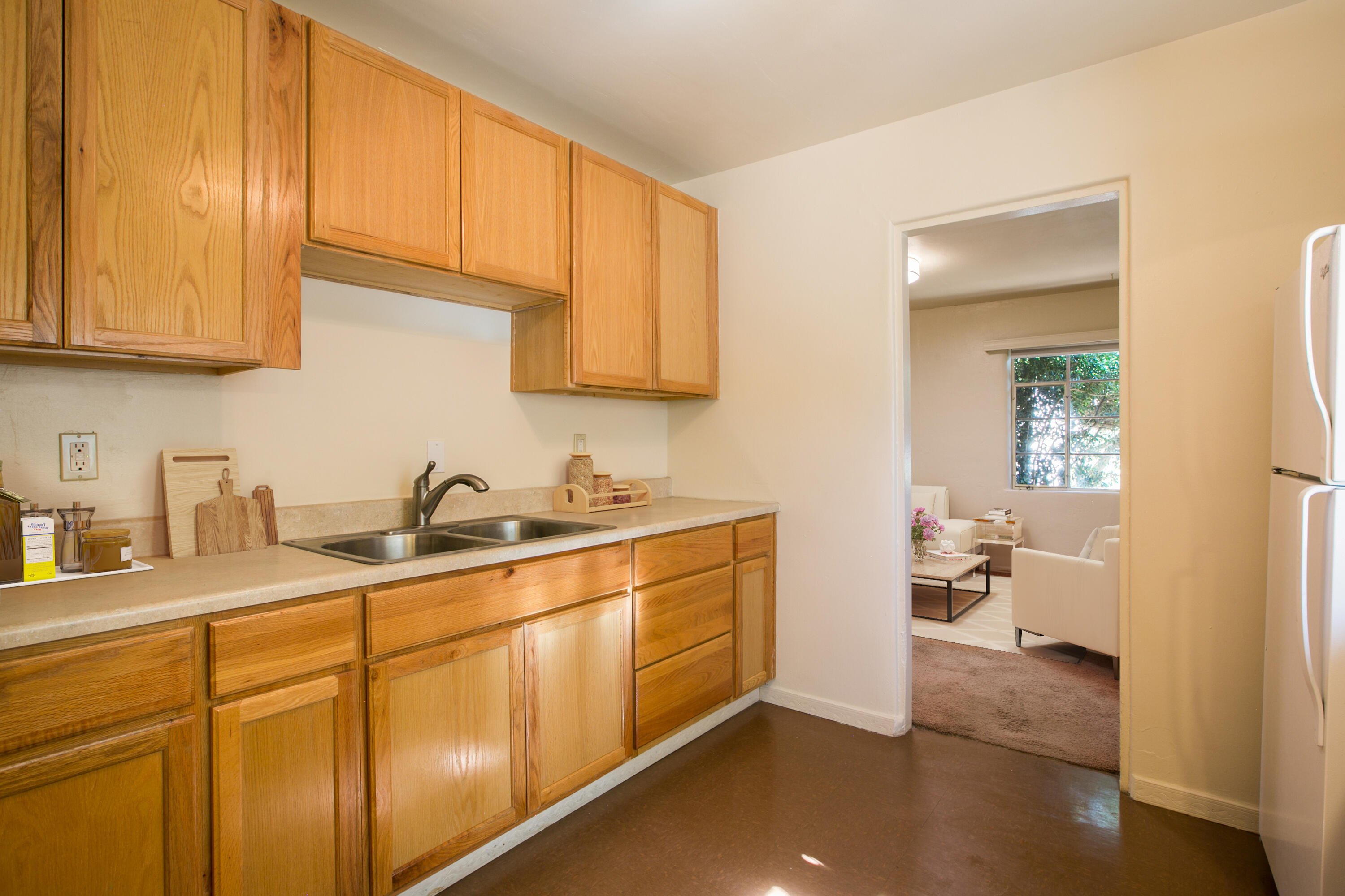 Photo 5 — 533 Valencia Drive SE