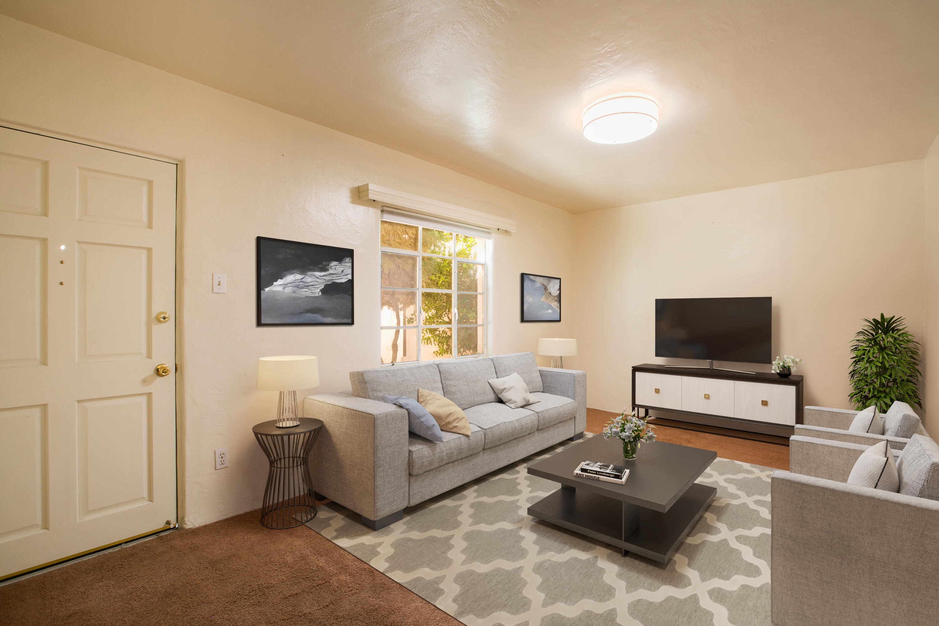 Photo 8 — 533 Valencia Drive SE