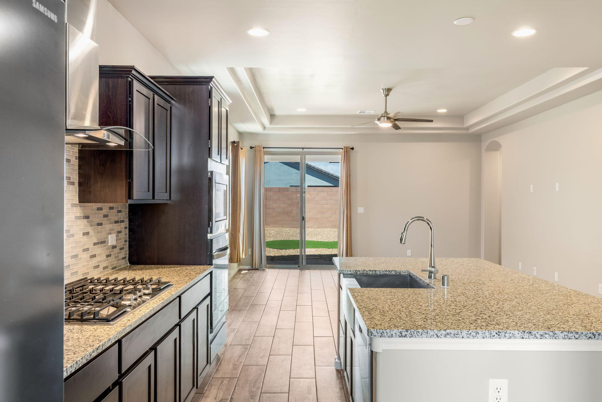 Photo 16 — 2443 Camrose Road NE